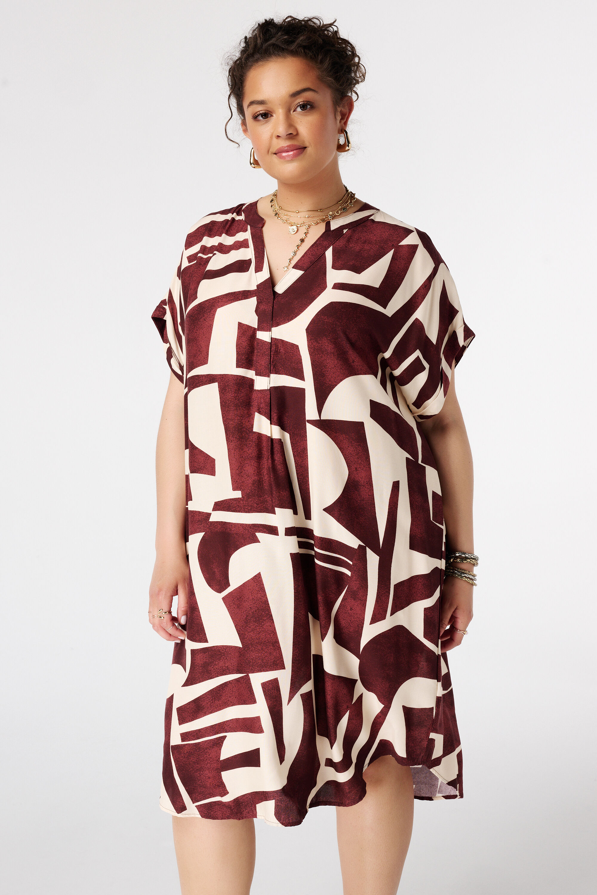 Vestido con escote en V image number 5