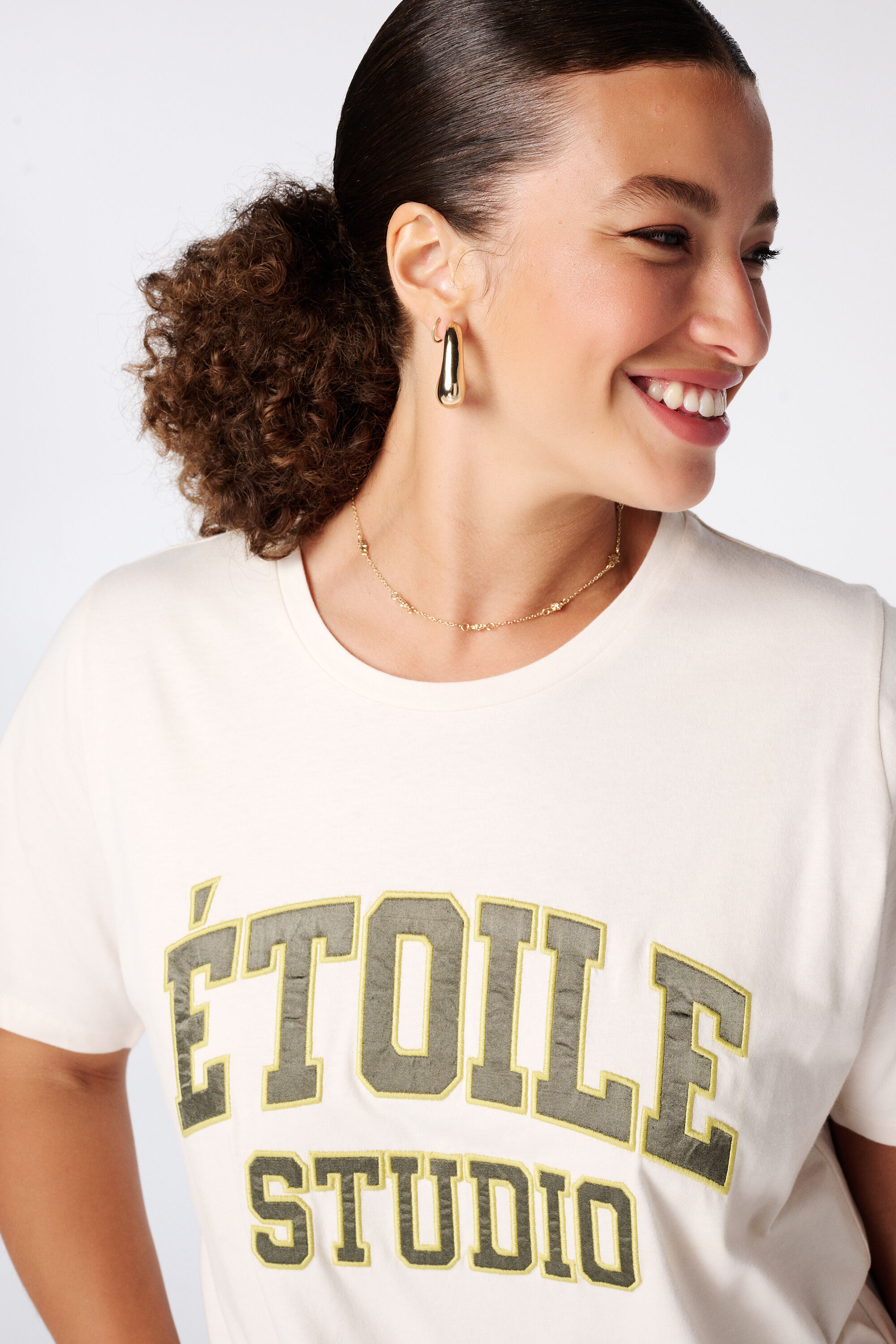 Camiseta con texto image number 4