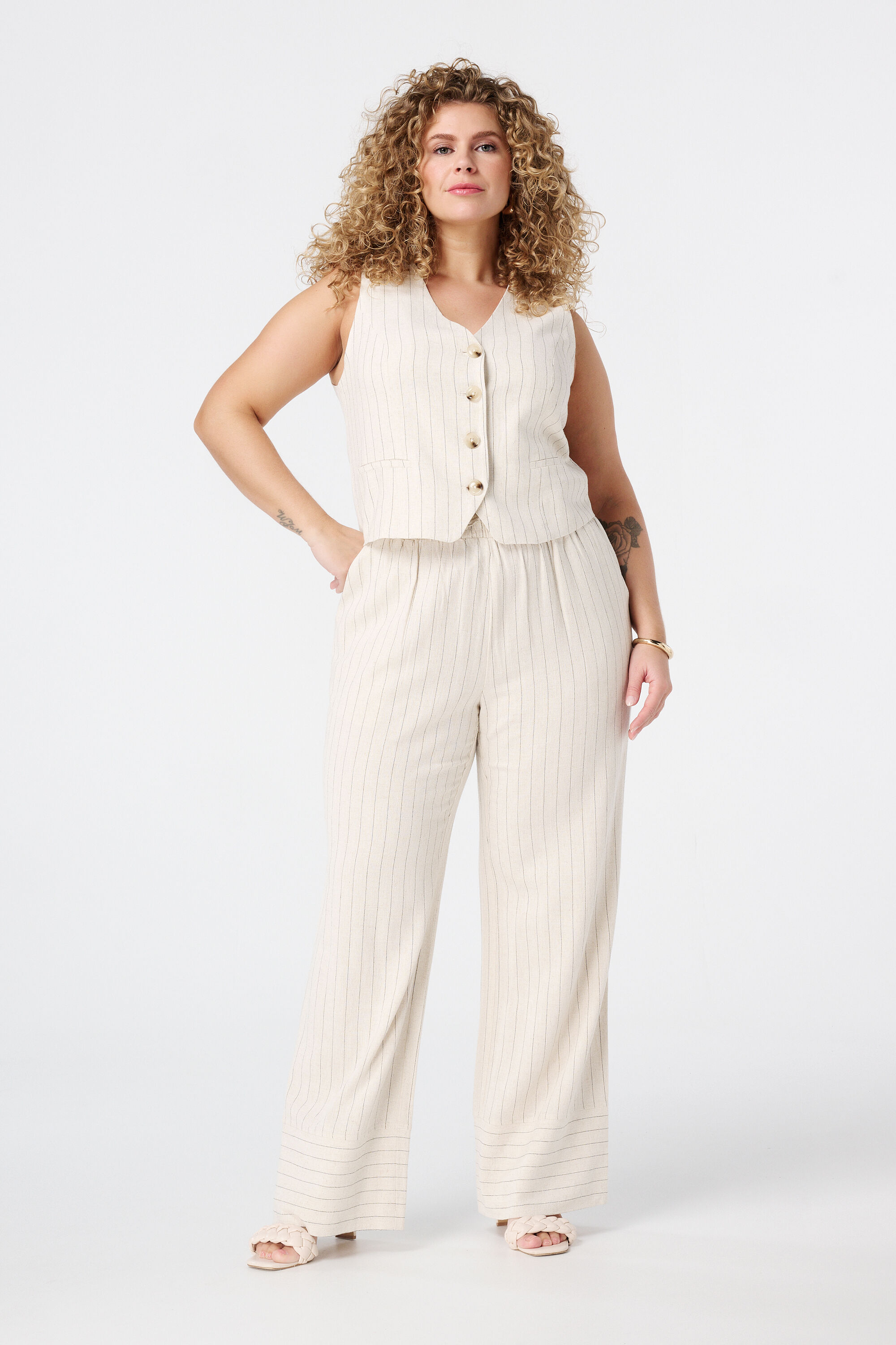 Chaleco con raya diplom&aacute;tica image number 5