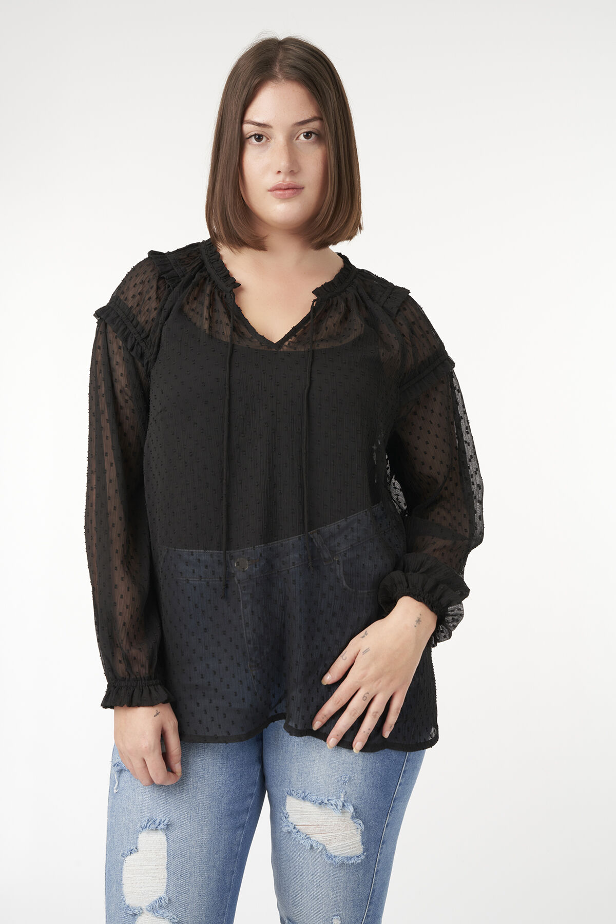 Blusa semitransparente con peque&ntilde;os volantes image number 6