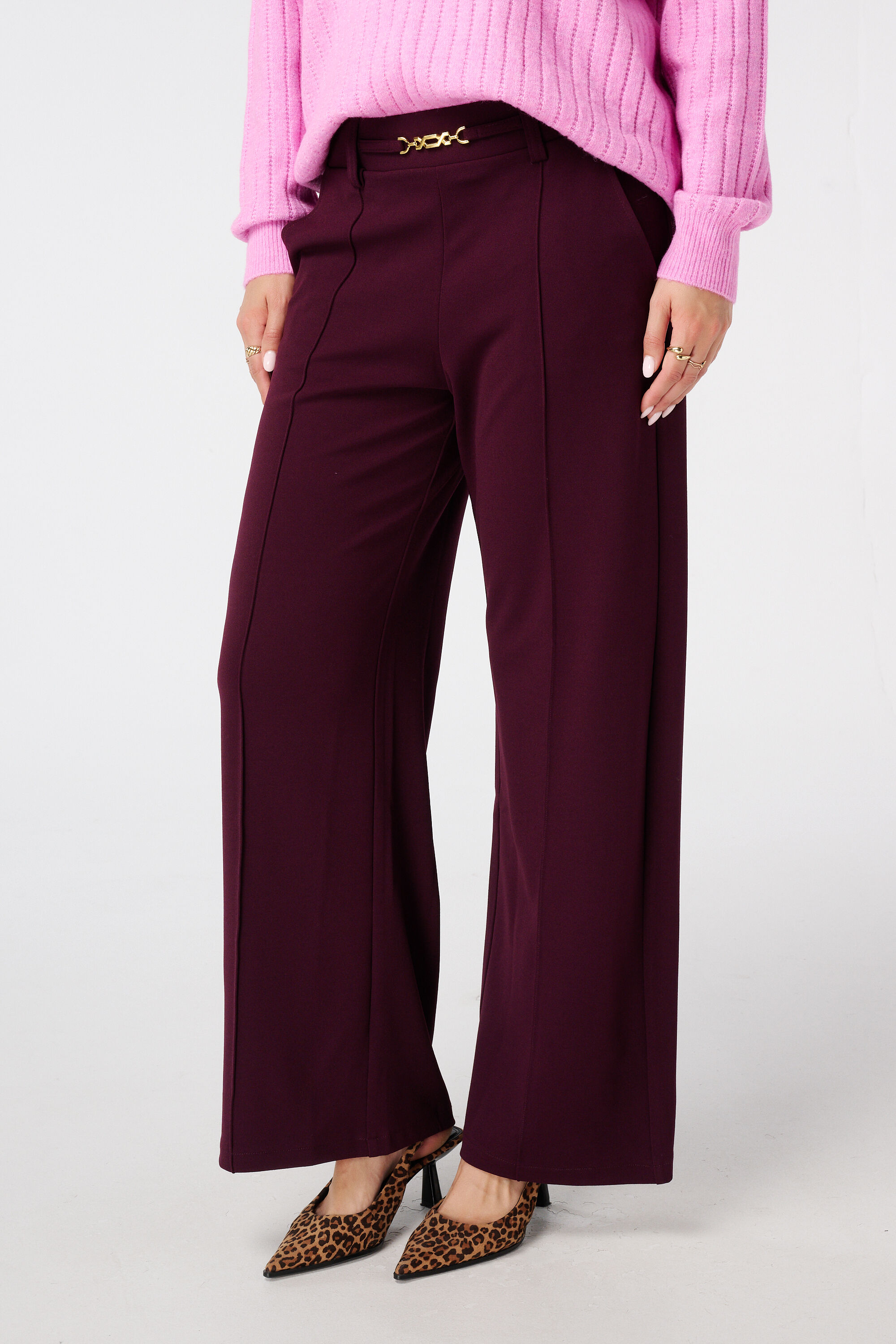 Pantalones con hebilla image number 5