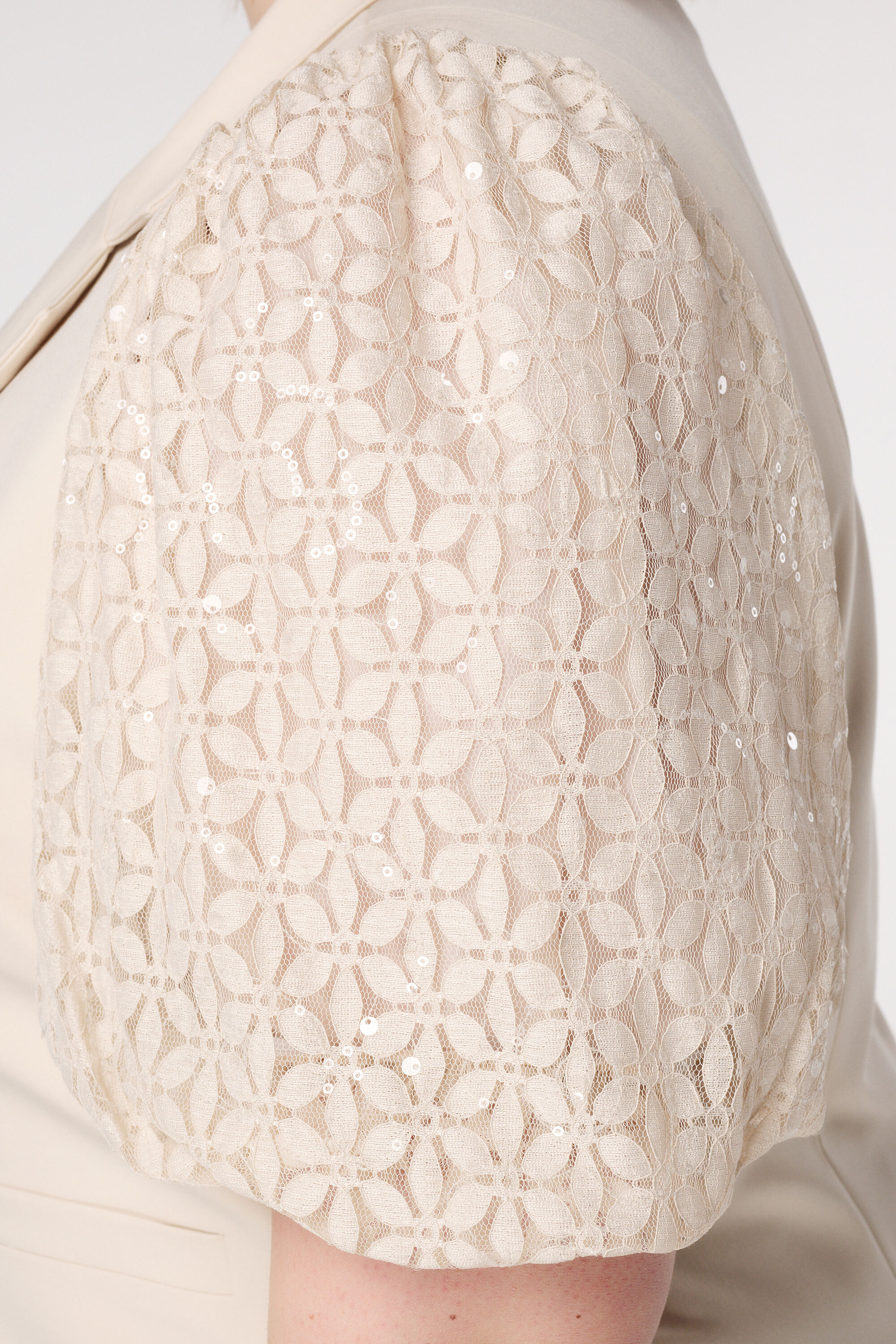 Blazer con mangas abullonadas image number 6