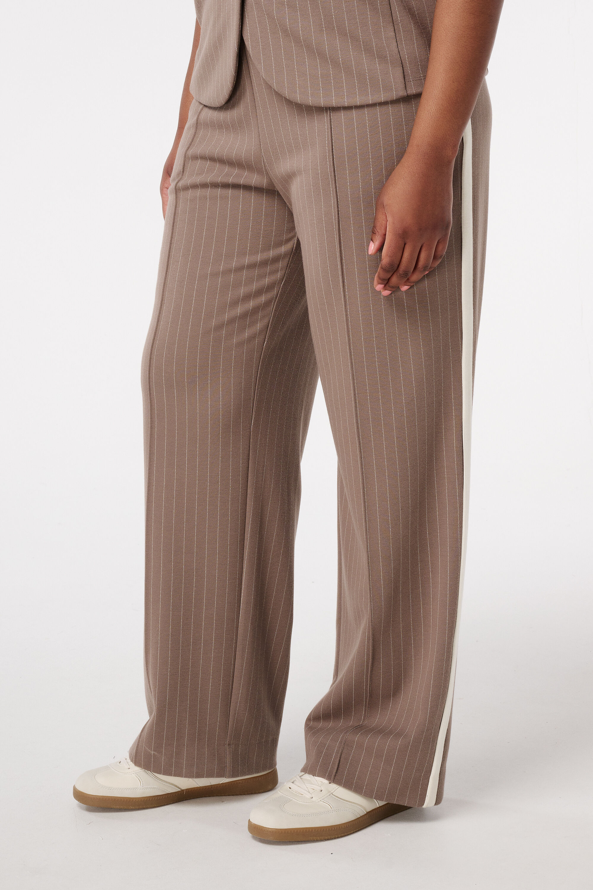 Pantalones de raya diplom&aacute;tica image number 5