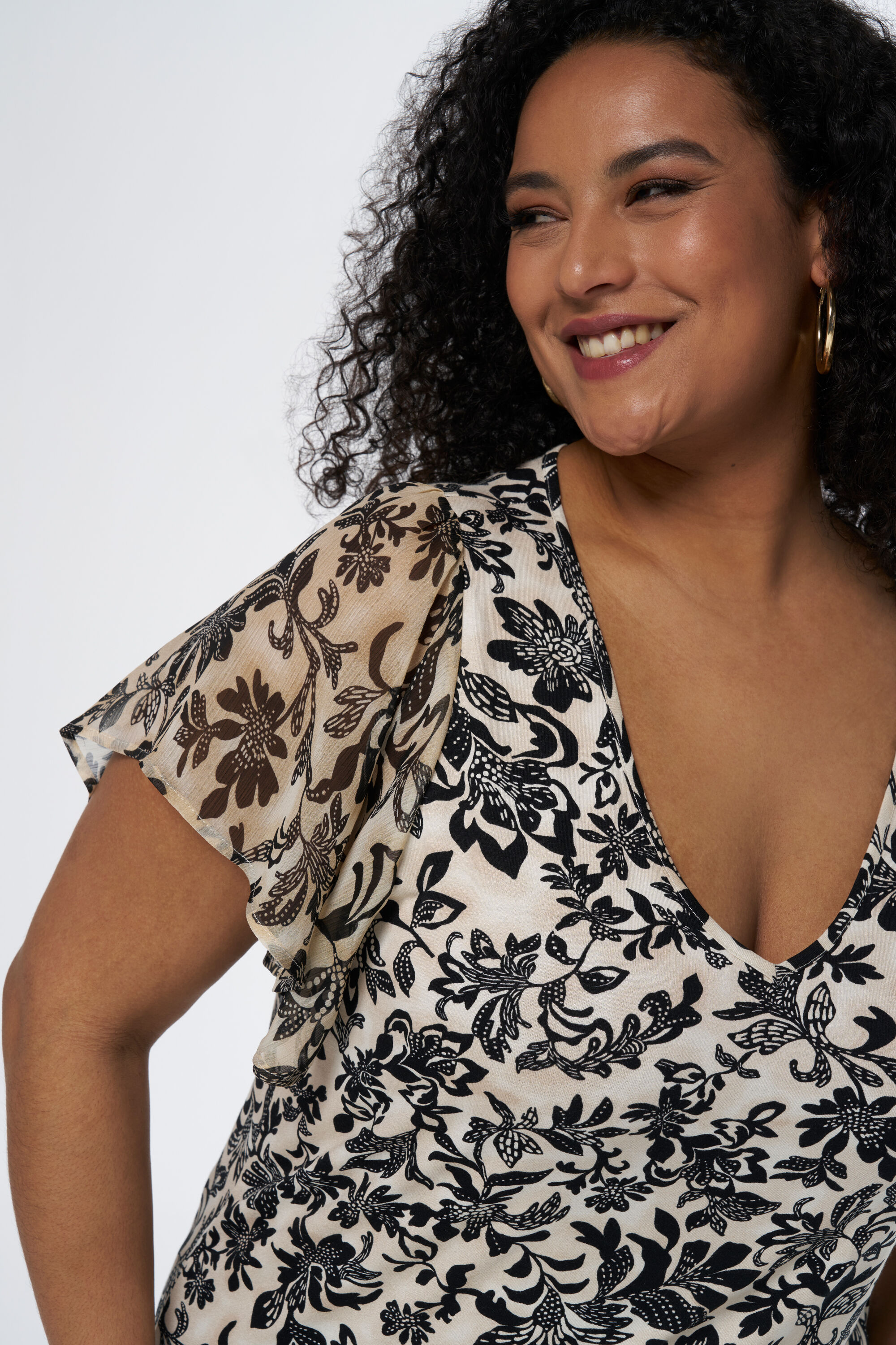 Top con estampado floral image number 4