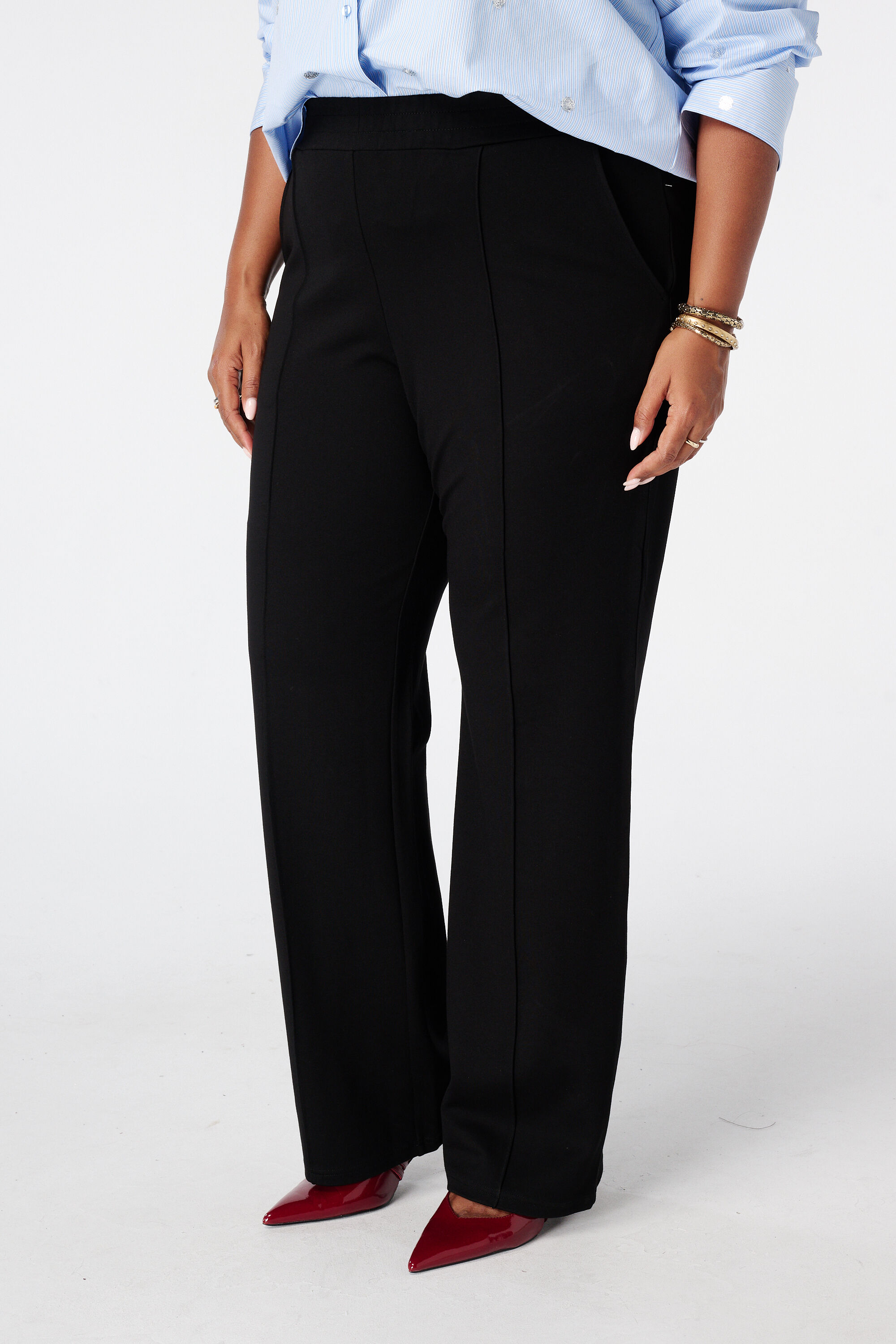 Pantal&oacute;n wide leg con cintura el&aacute;stica image number 5