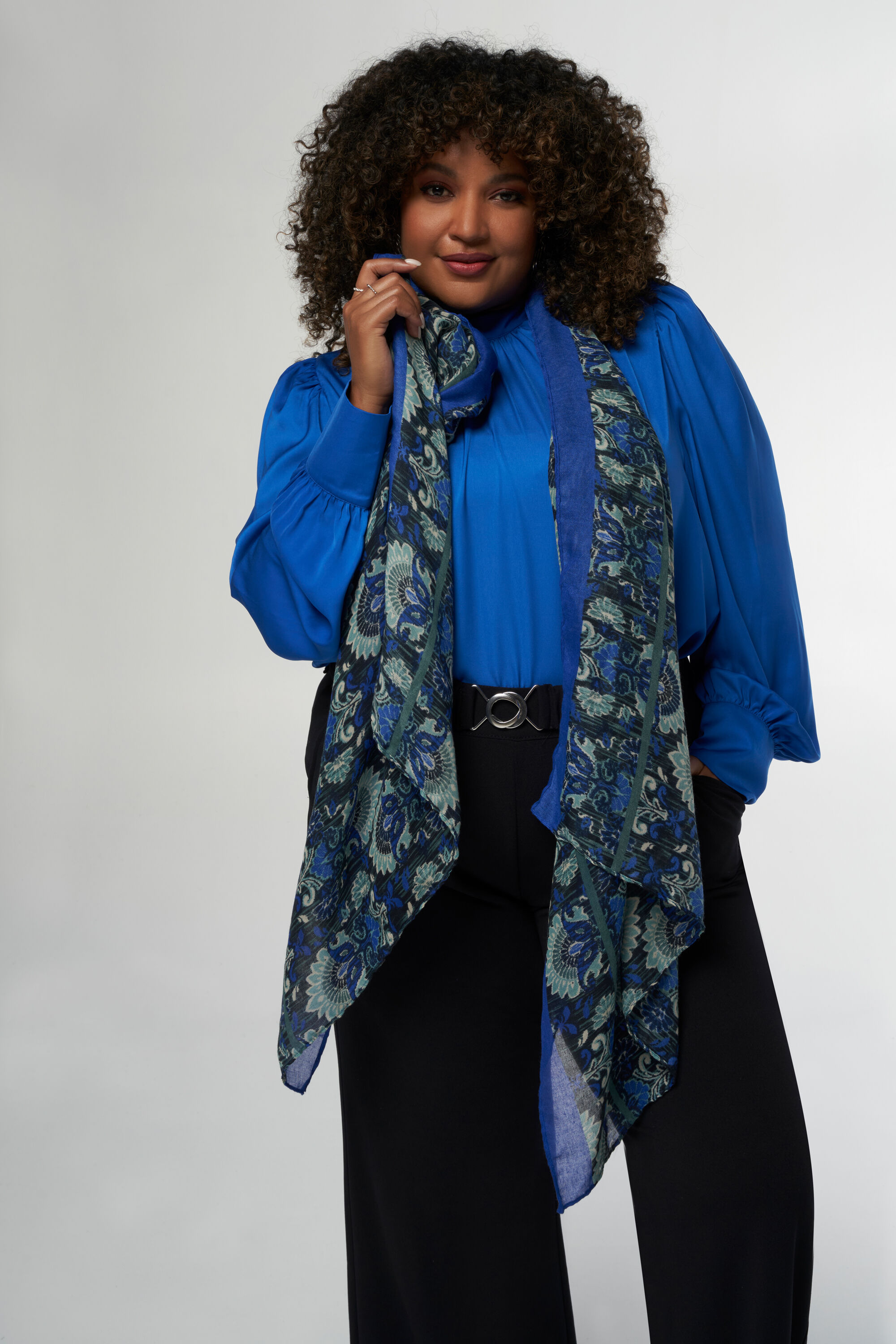 Bufanda con estampado  image number 2