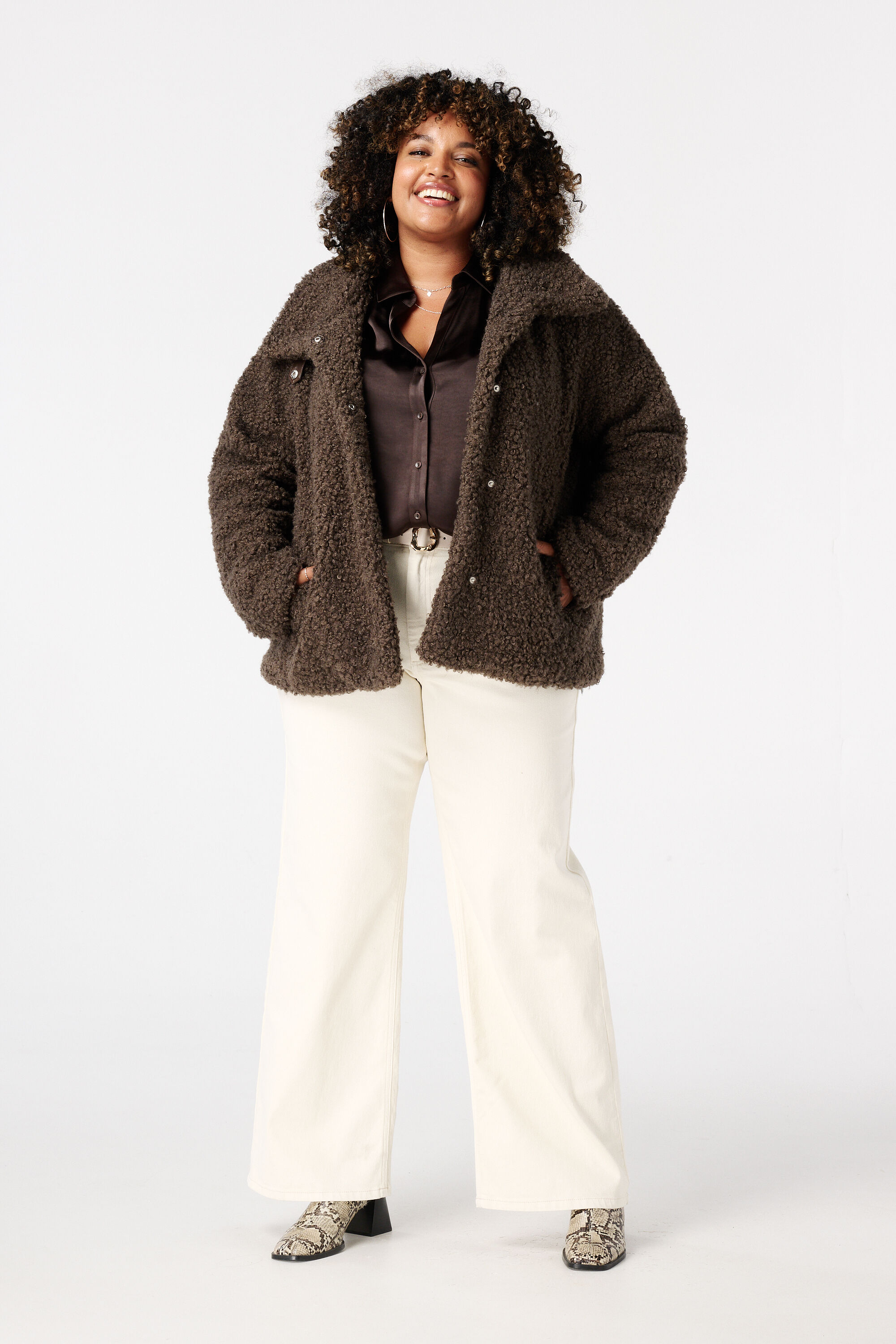 Chaqueta suave con botones a presi&oacute;n image number 5