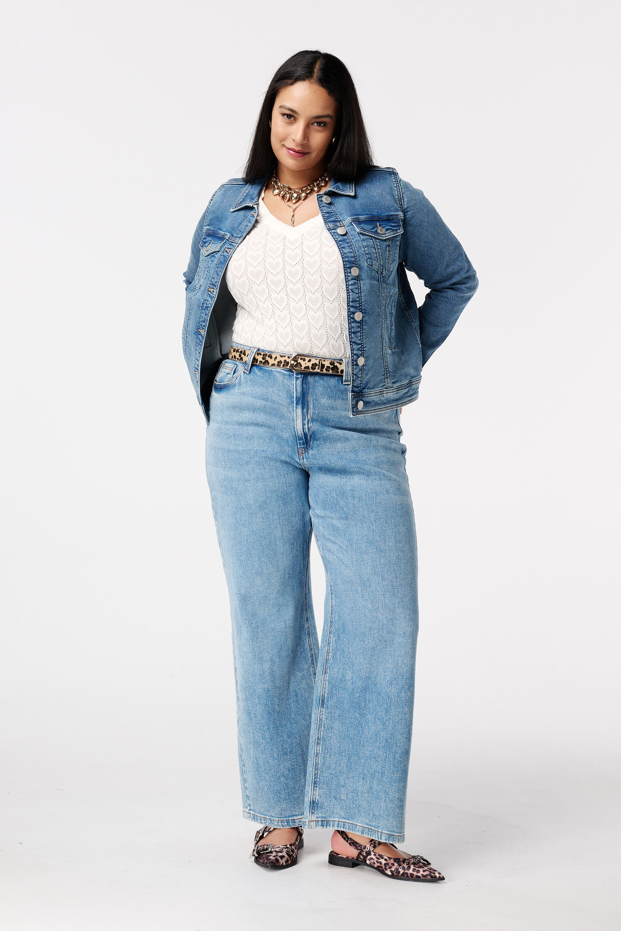 Chaqueta vaquera con cierre de botones image number 5