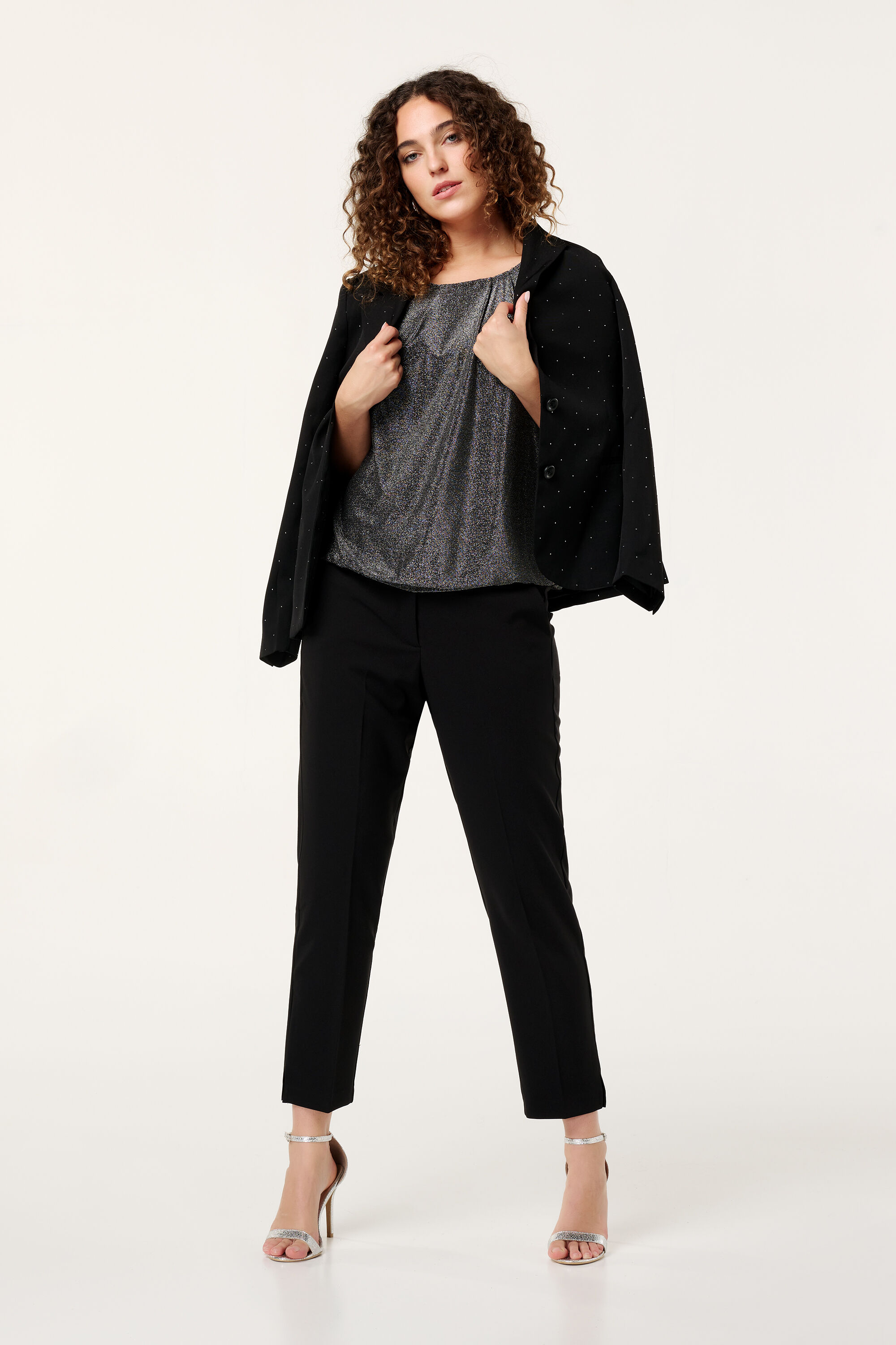 Blazer con brillantes image number 5