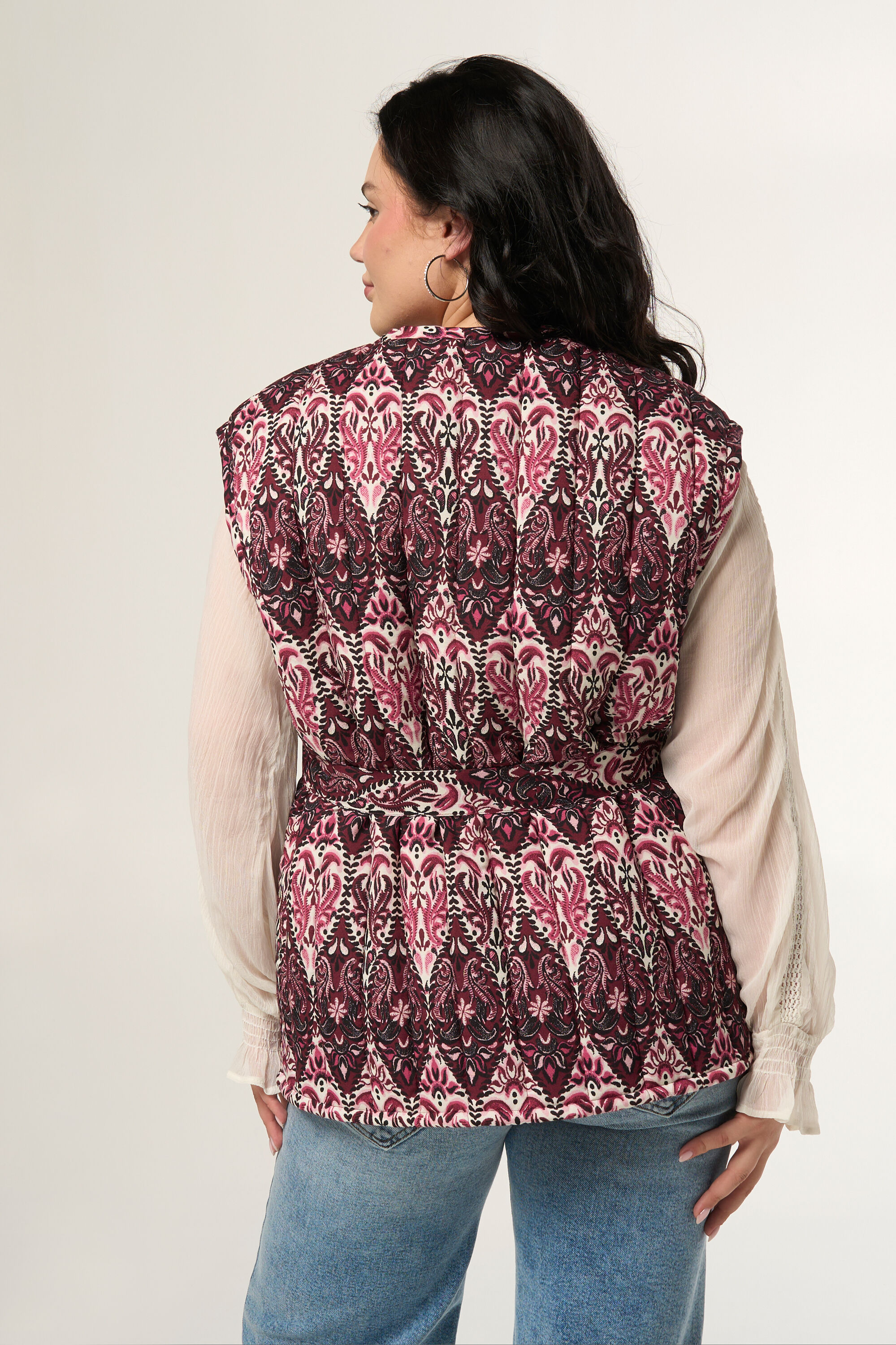 Chaleco con cinto image number 3