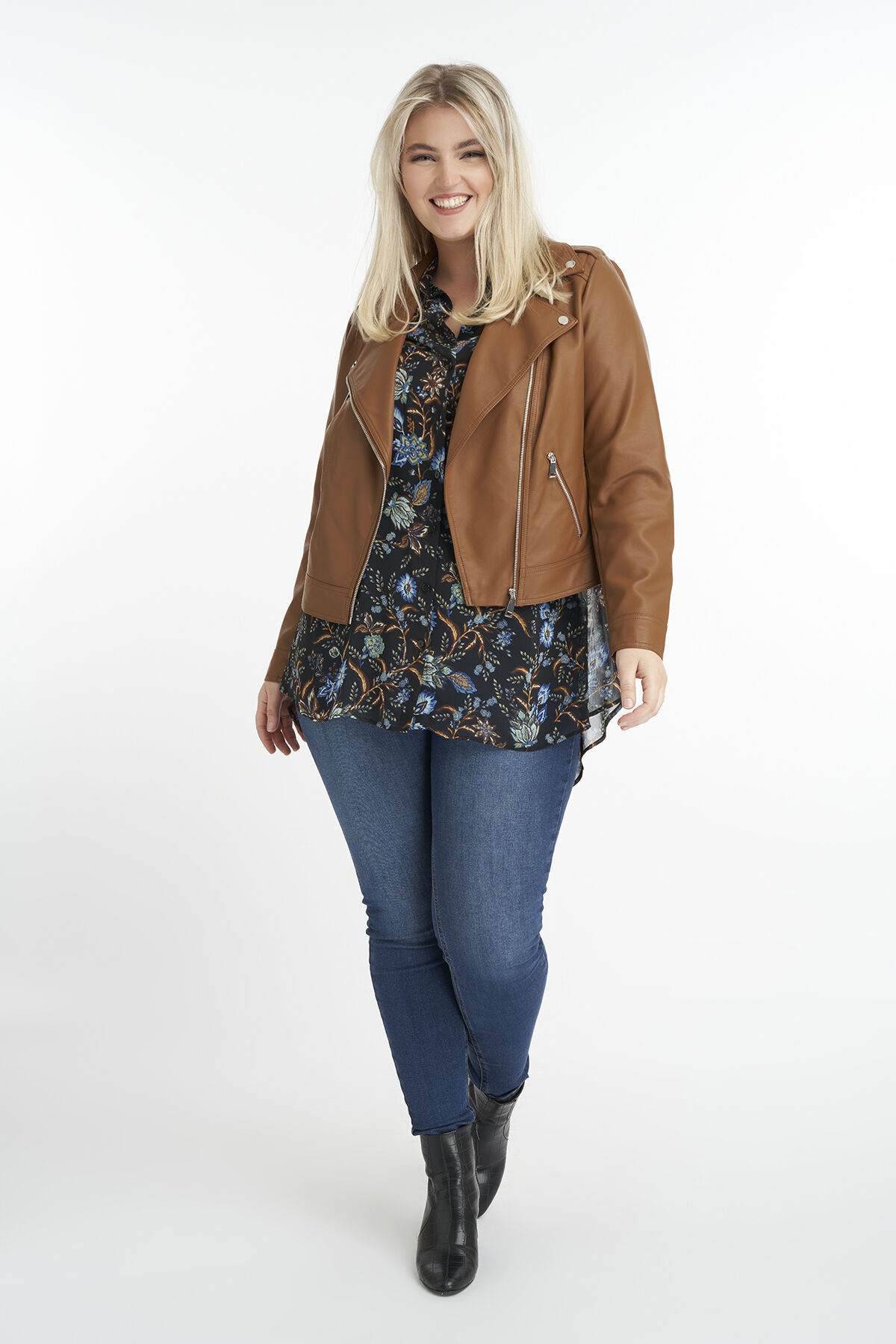 Chaqueta motera de cuero sint&eacute;tico image number 5