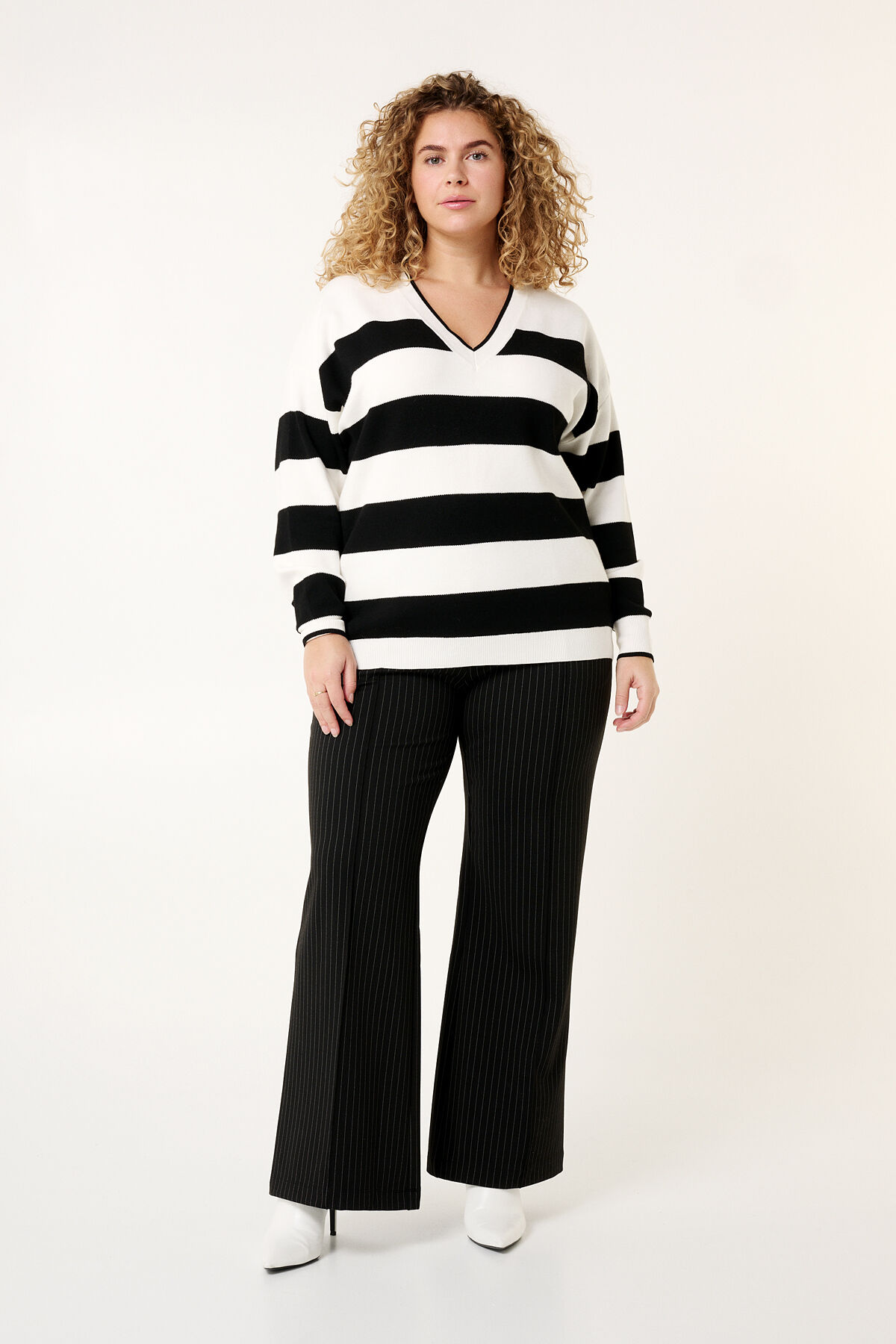 Su&eacute;ter de punto fino con rayas image number 6
