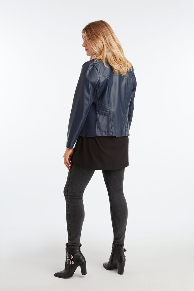 Chaqueta de cuero sintético con cuello redondo image number 4