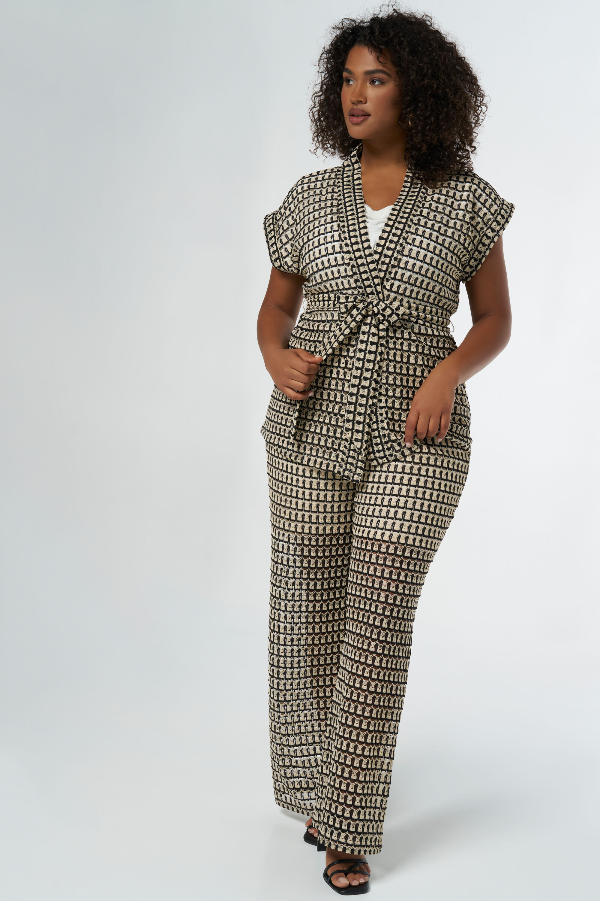 Chaleco de ganchillo con cinto image number 5