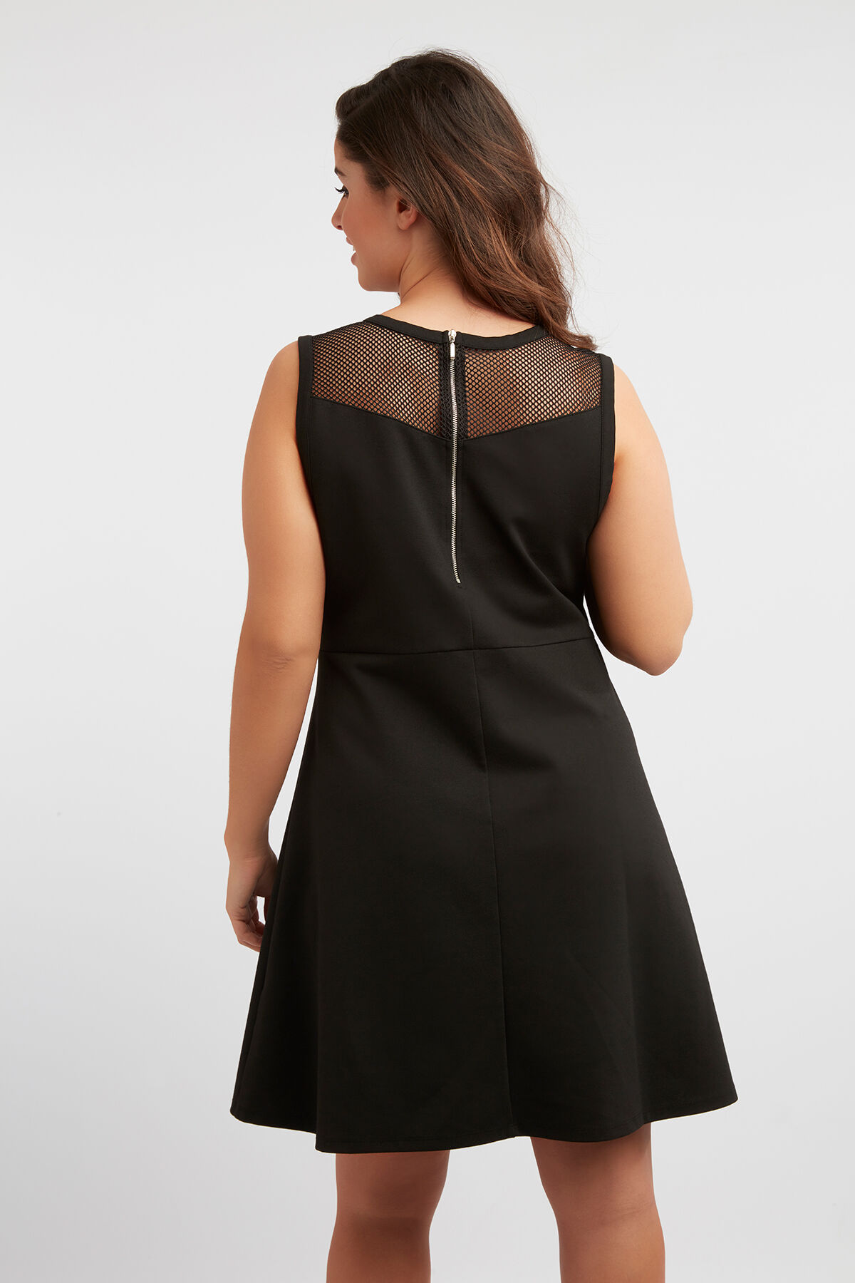 Vestido de malla sin mangas image number 4