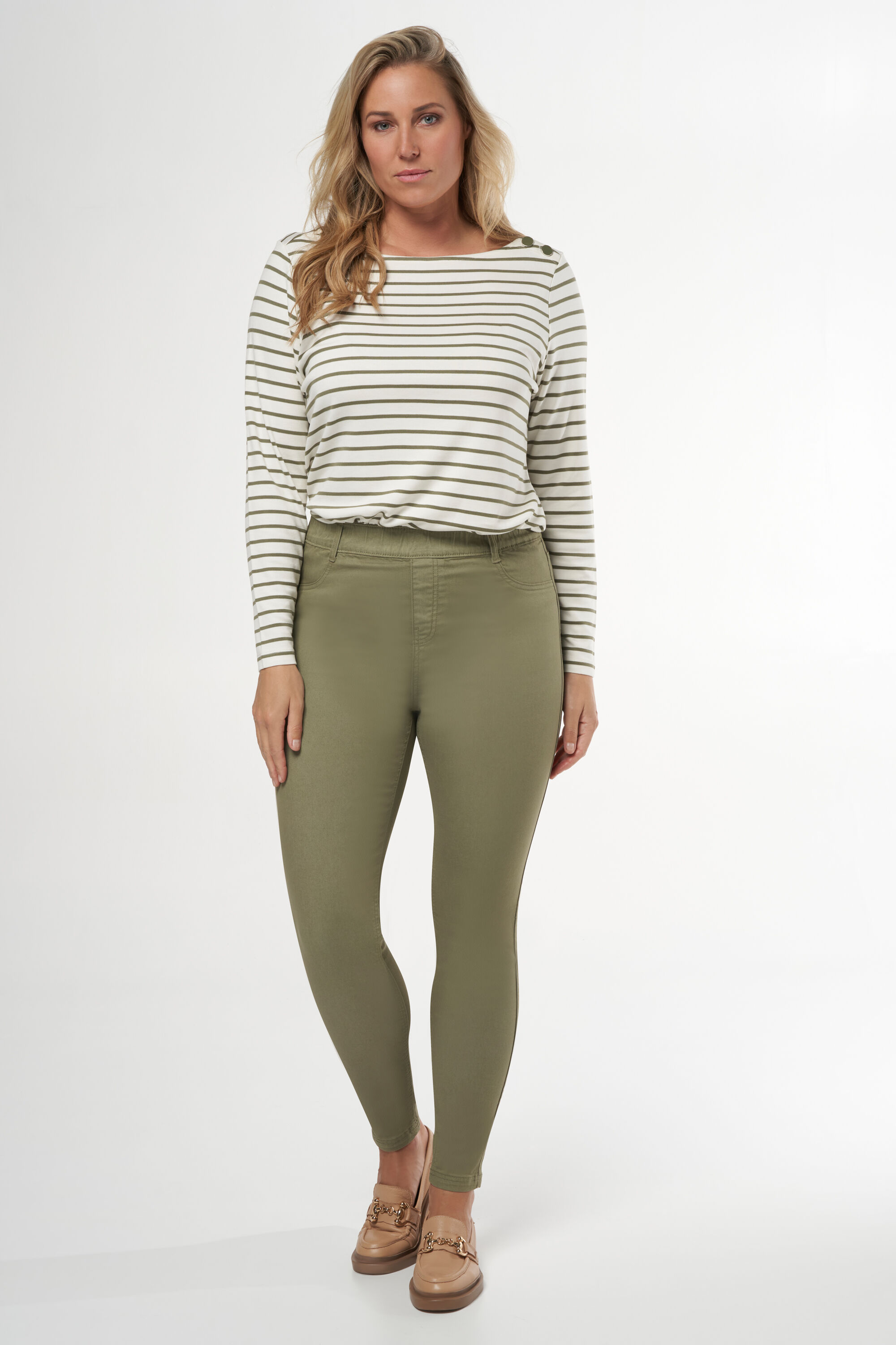 Trecking de piernas flacas image number 6