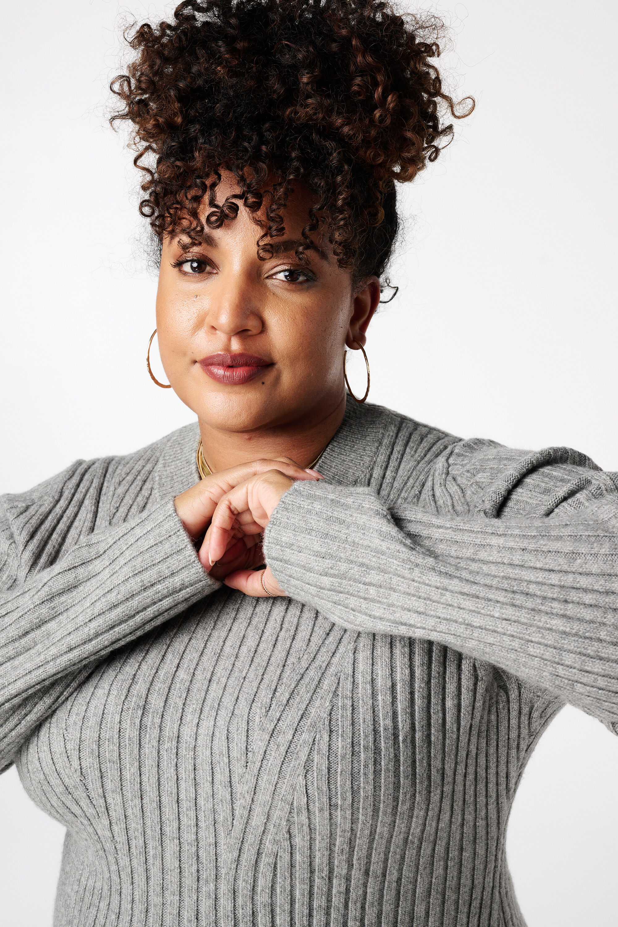 Vestido ajustado y acampanado de punto image number 4