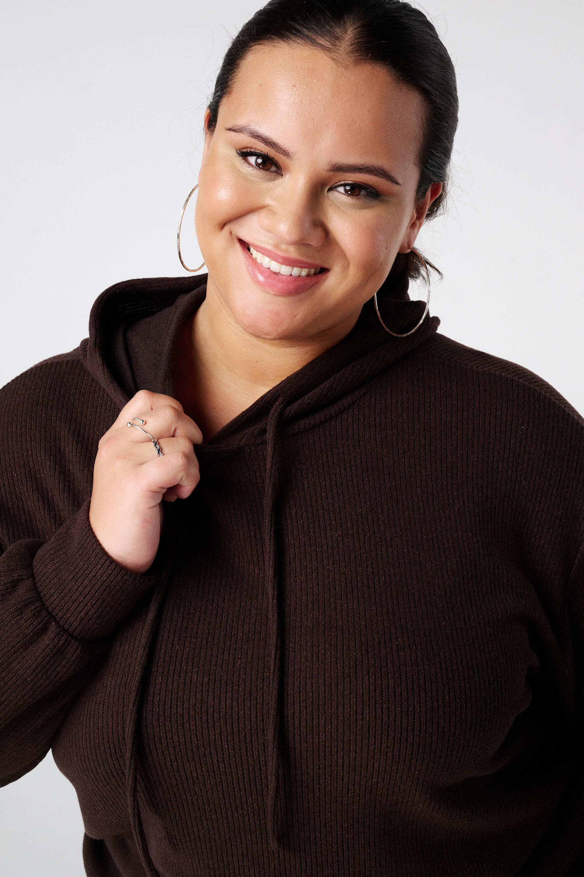 Sudadera con capucha y cordones image number 4