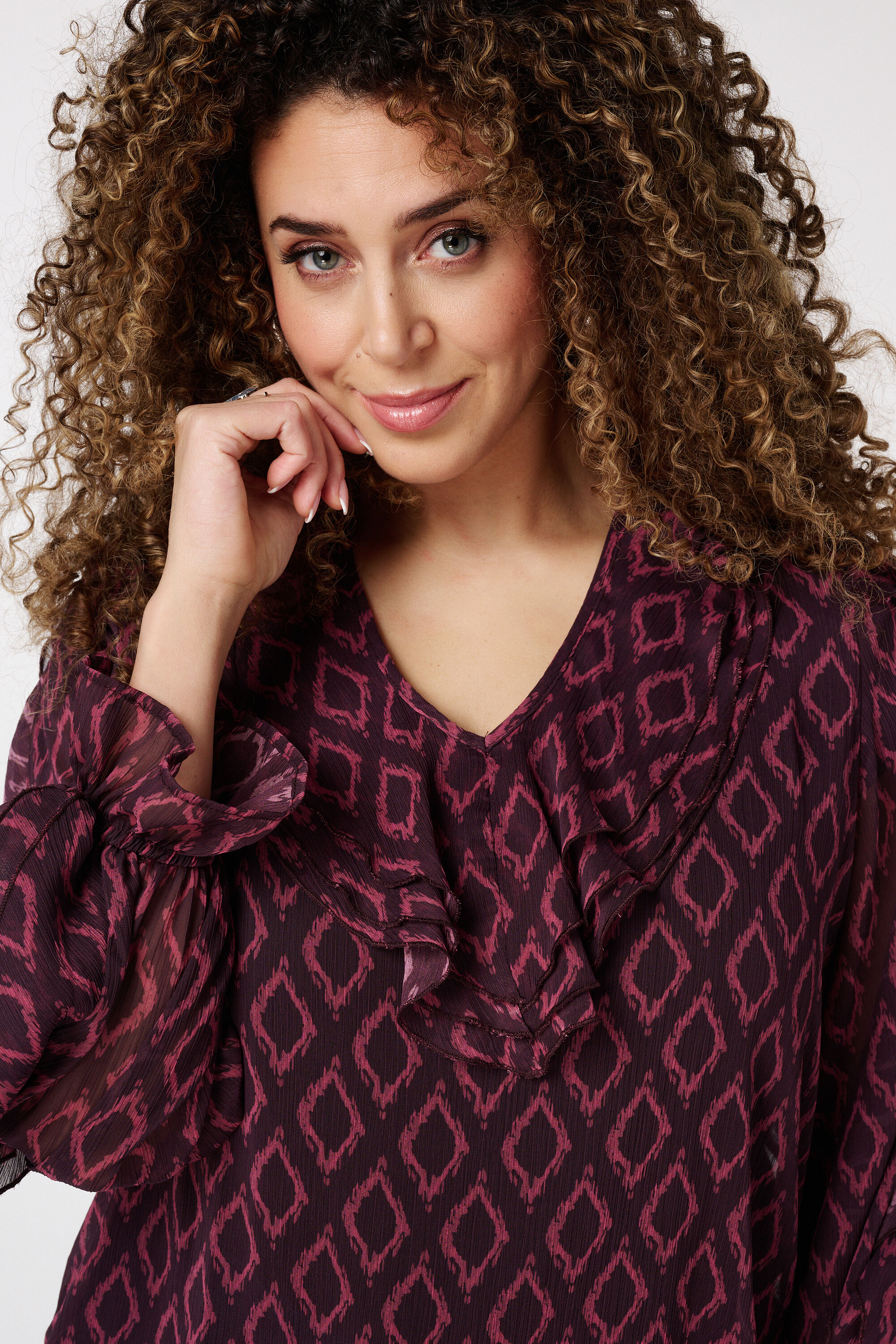 Blusa con volantes image number 4