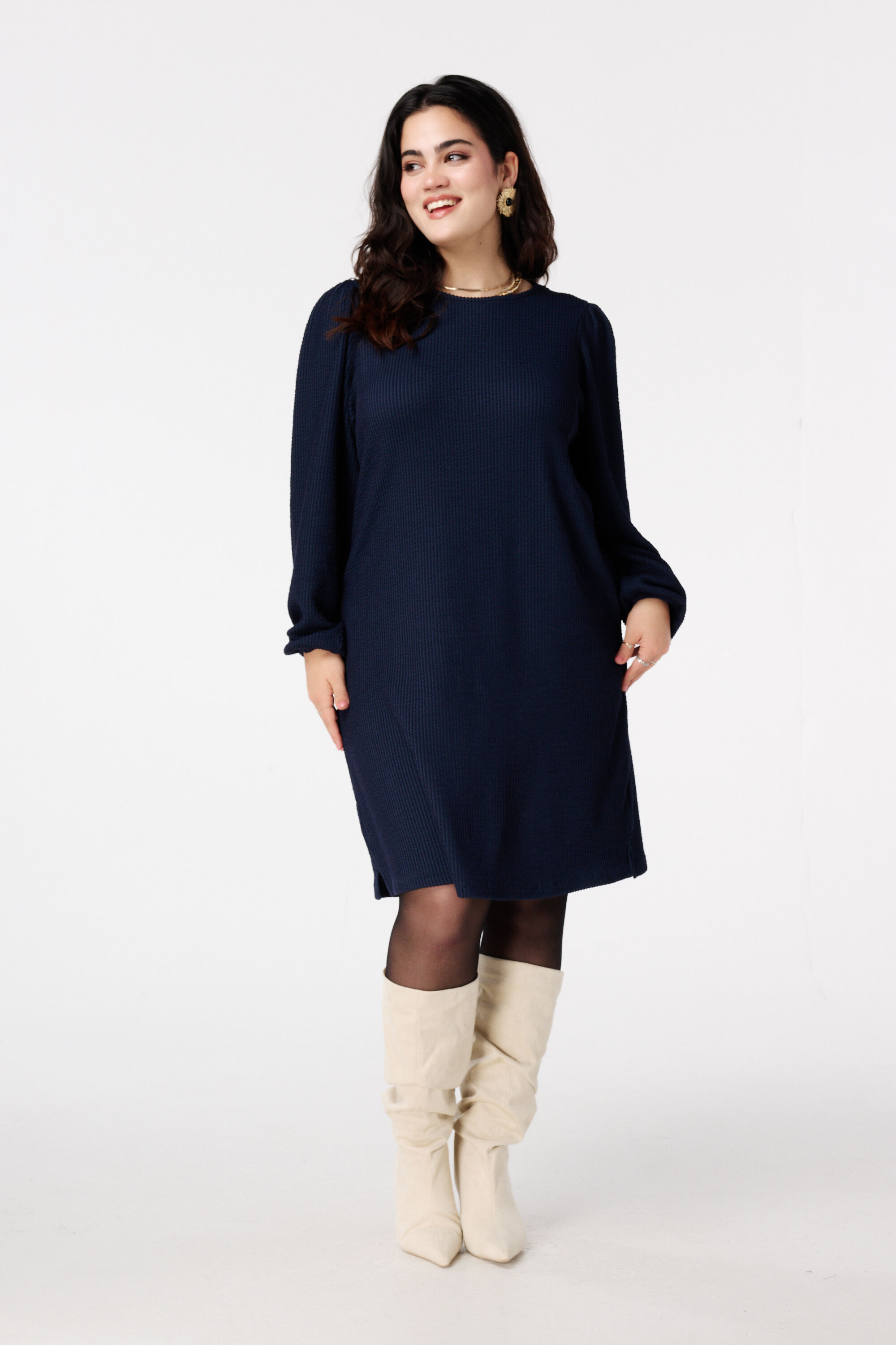 Vestido recto con manga abullonada