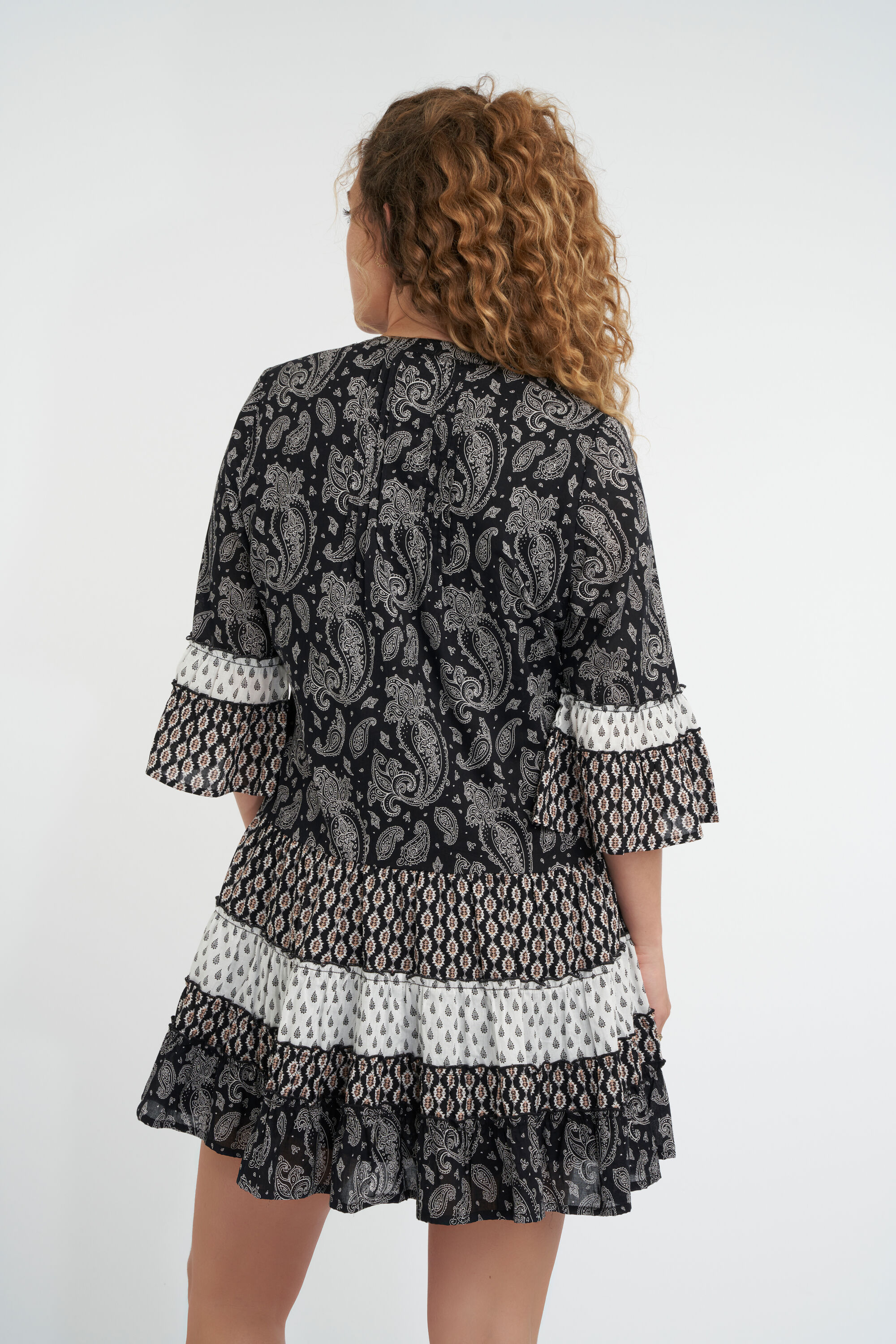 Vestido con corte en A con estampado  image number 3