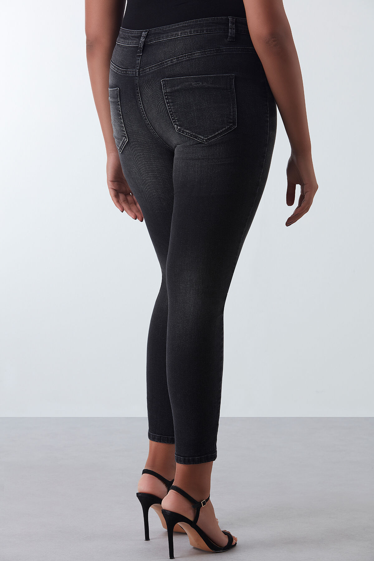 Modelo CHERRY superajustado image number 3