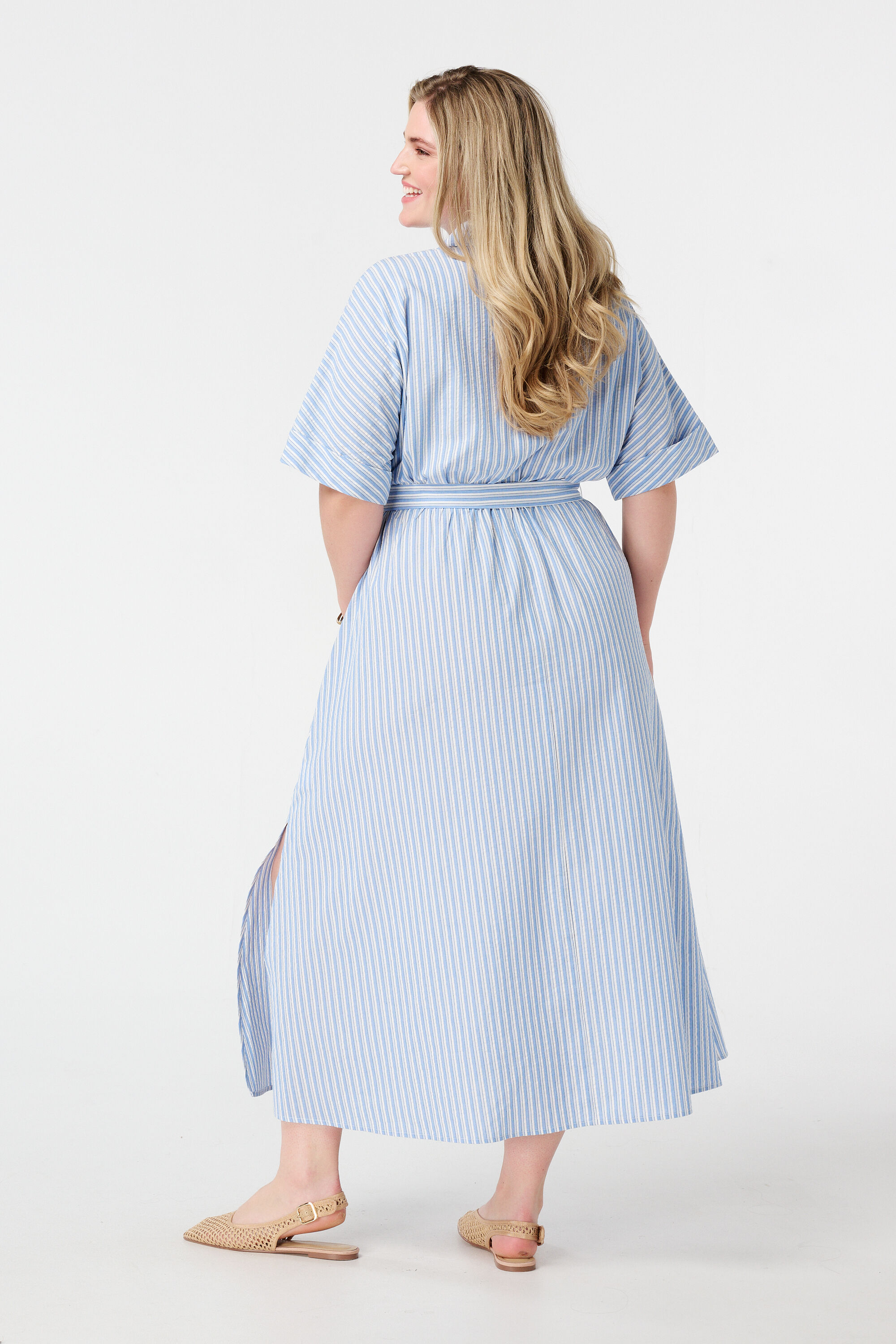 Vestido a rayas con cintur&oacute;n image number 3