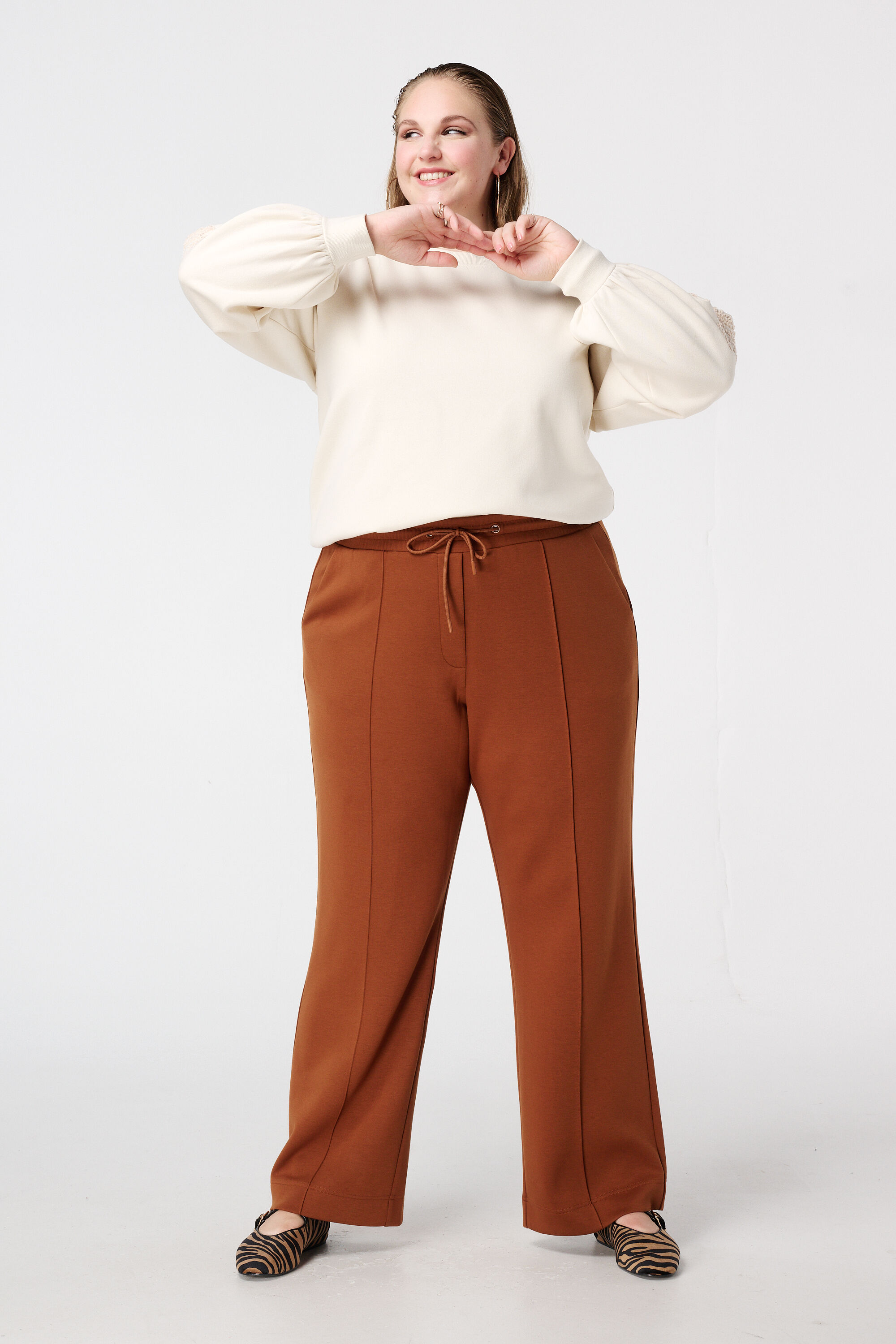 Pantalones con pinzas image number 0