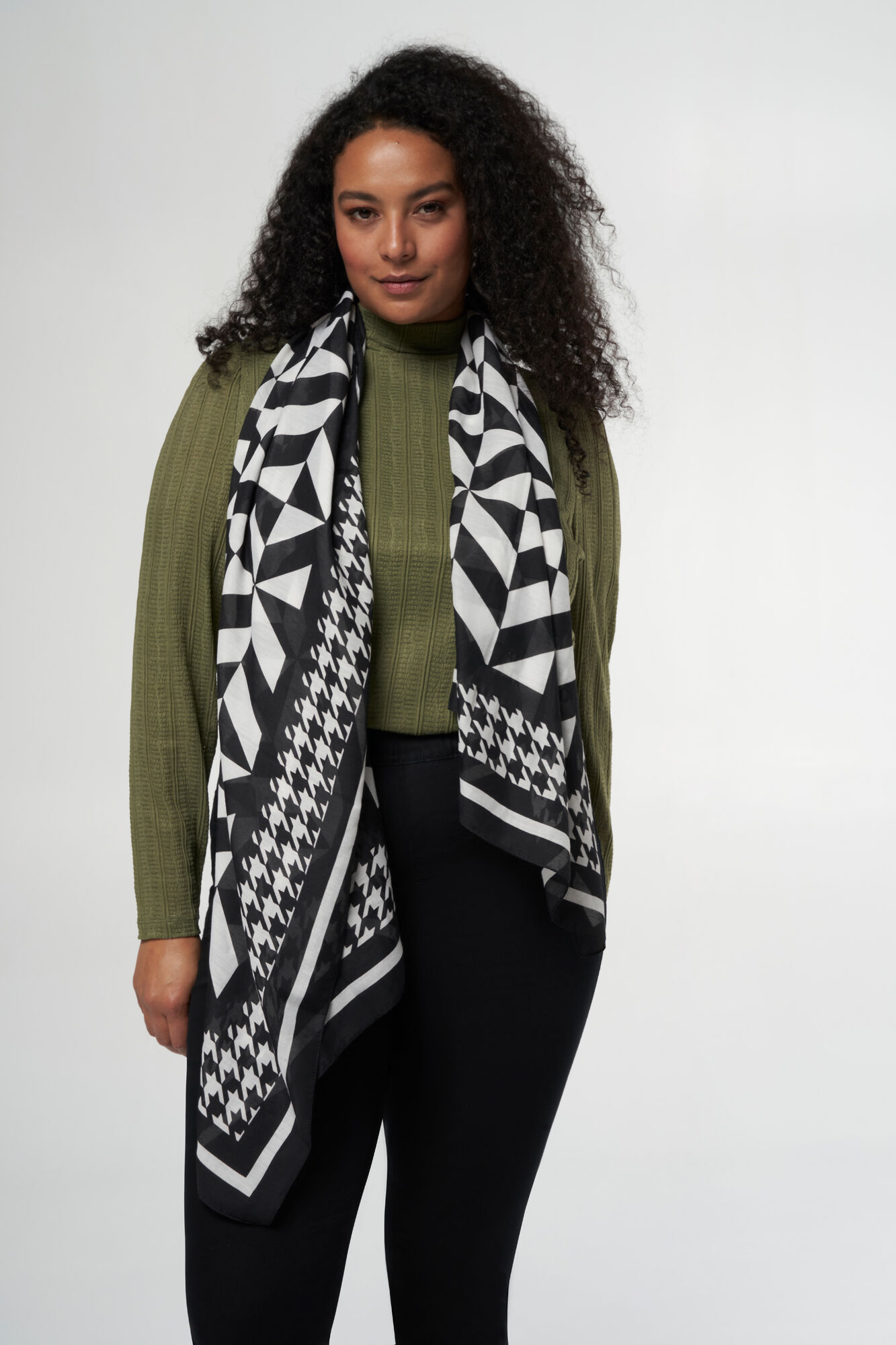 Bufanda con estampado de jacquard image number 3