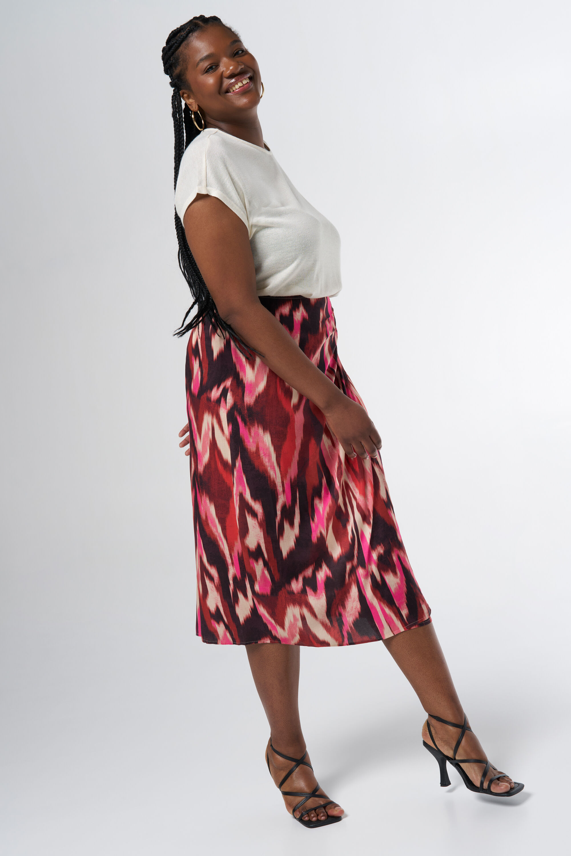 Falda midi con estampado image number 6