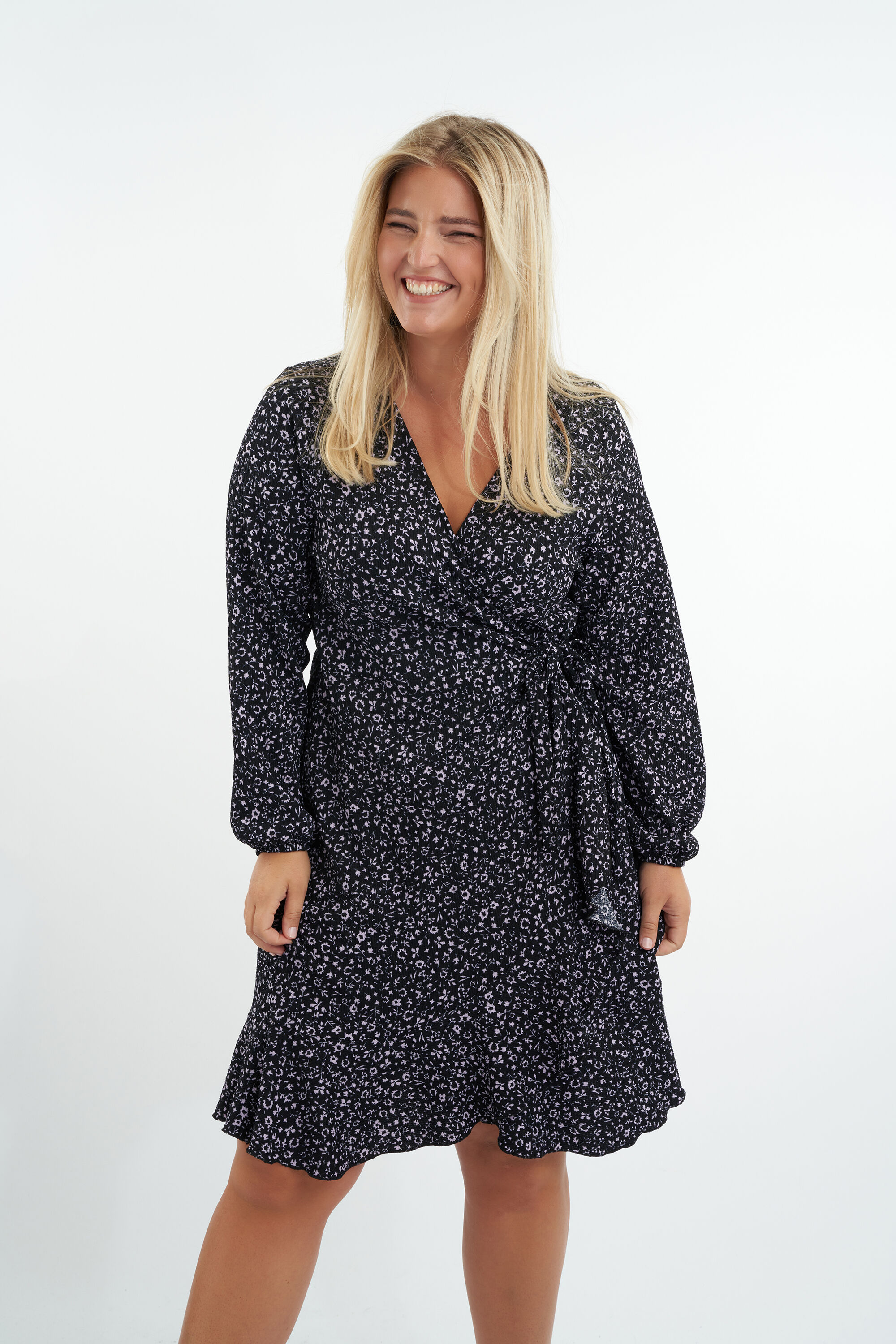 Vestido cruzado con estampado image number 6