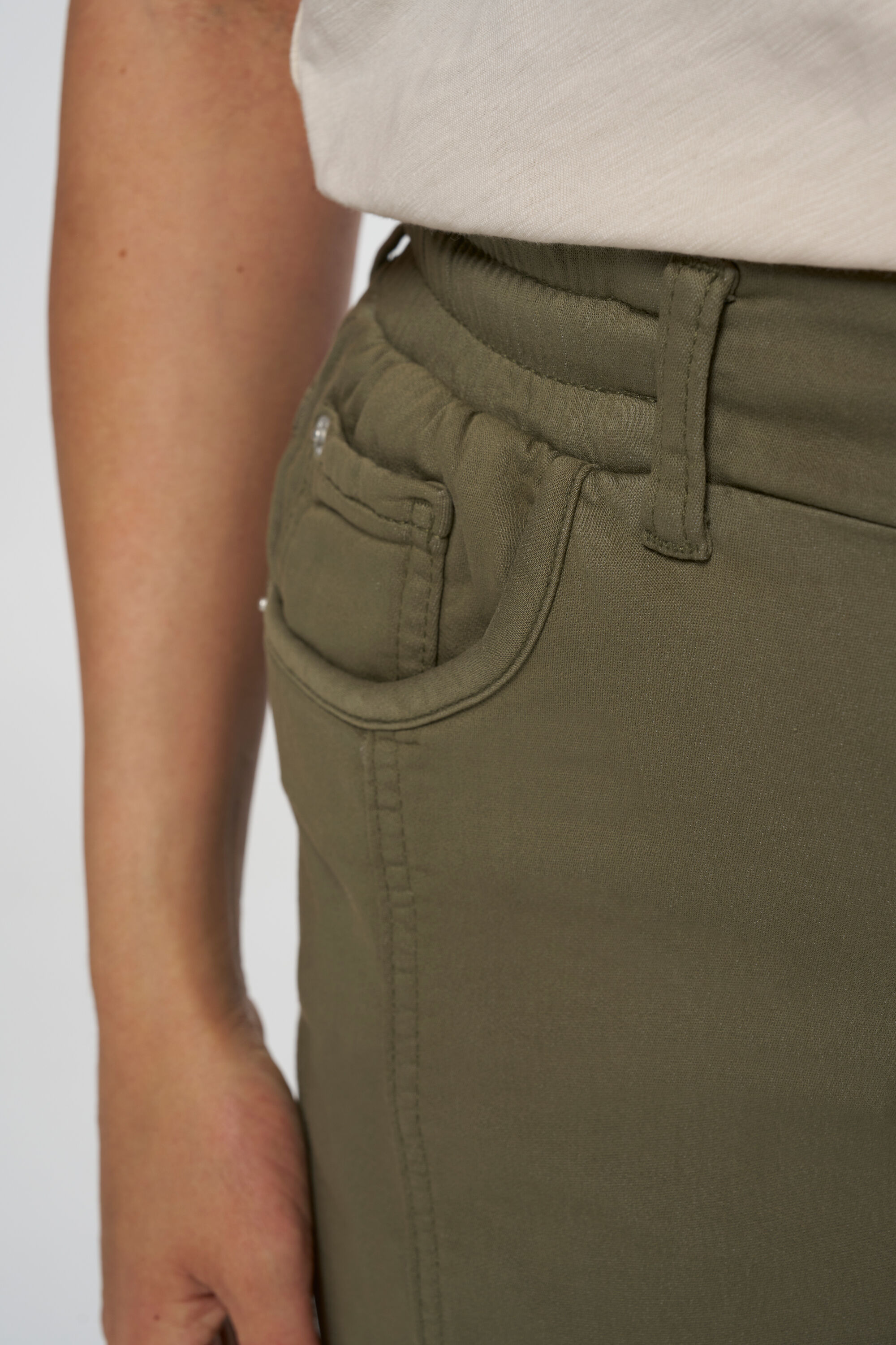 Pantalones tobilleros con cintura el&aacute;stica c&oacute;moda. image number 4