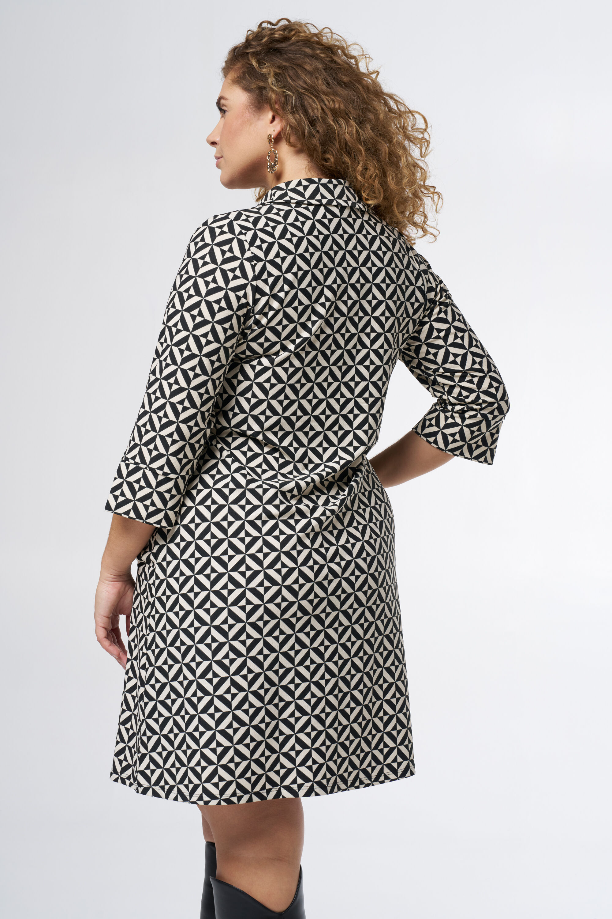 Vestido estampado con cuello image number 3