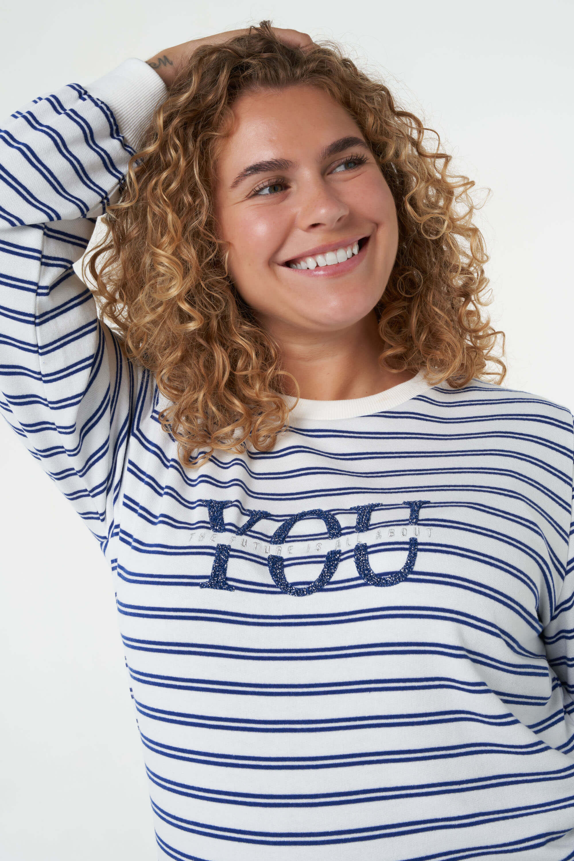 Su&eacute;ter de rayas image number 5