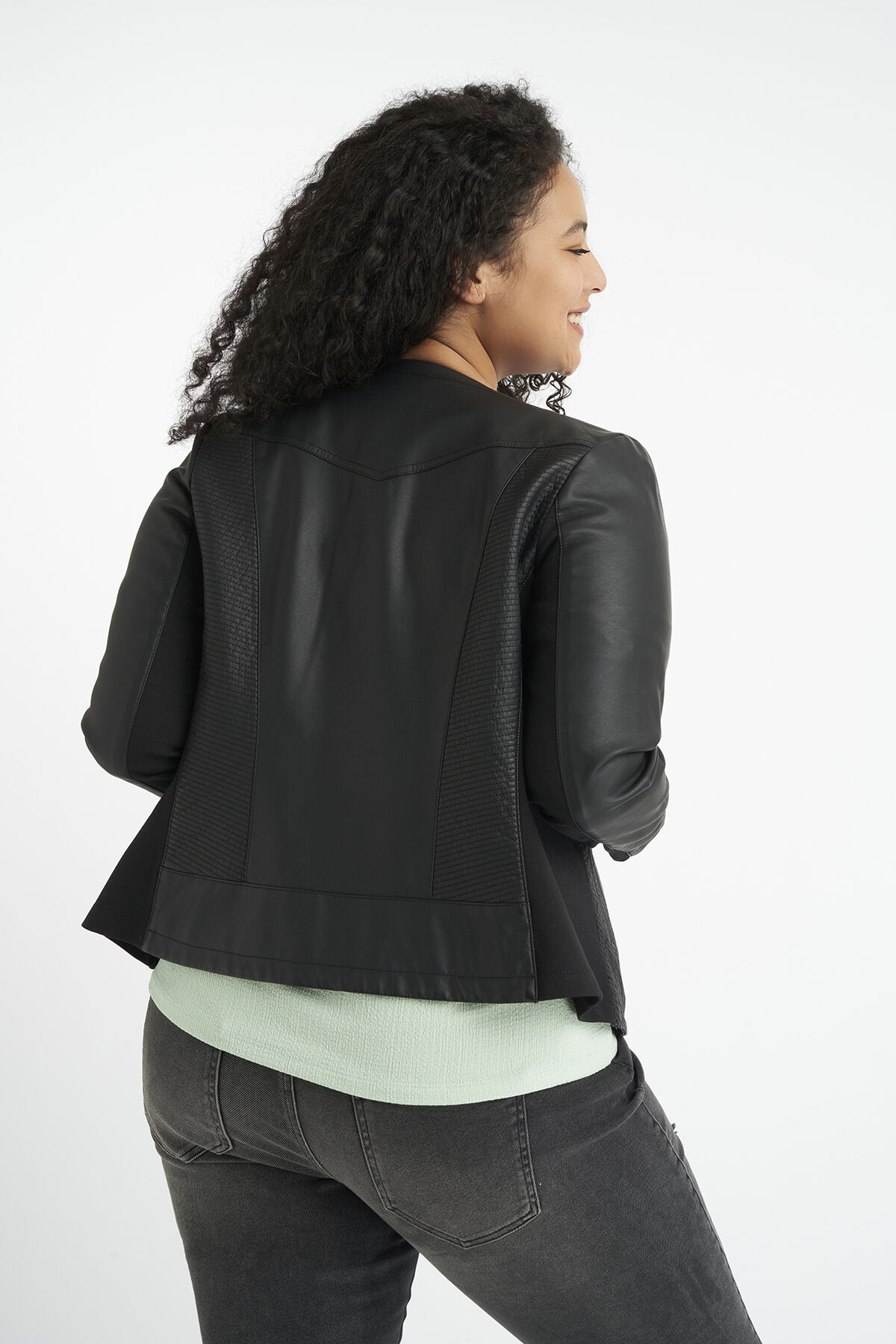 Chaqueta motera de cuero sint&eacute;tico con cuello redondo image number 3