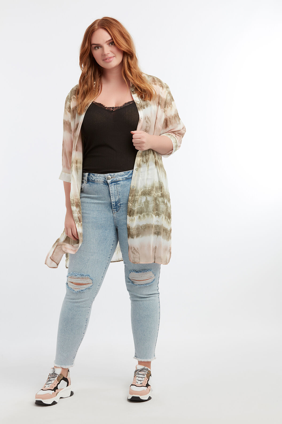 Top sin mangas con encaje image number 6