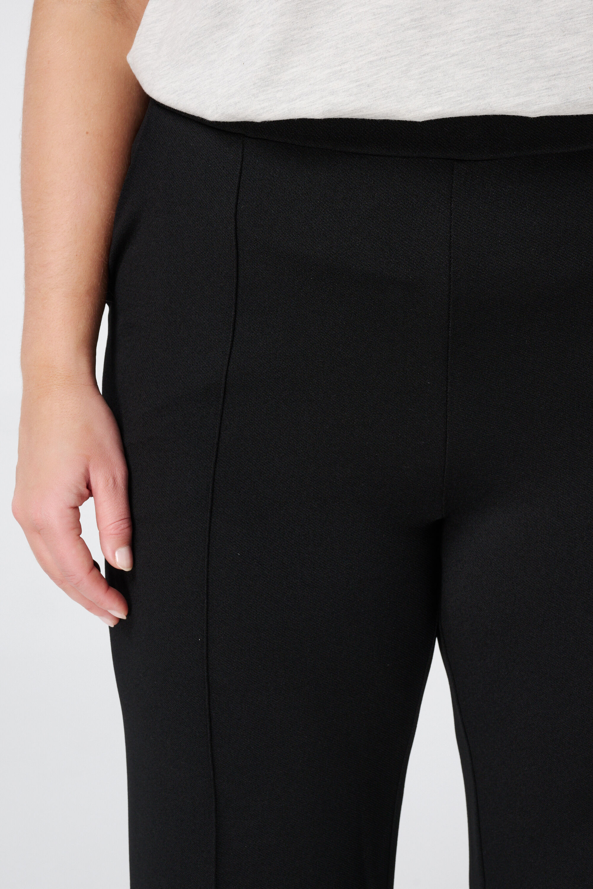 Pantalones con cintura el&aacute;stica image number 4