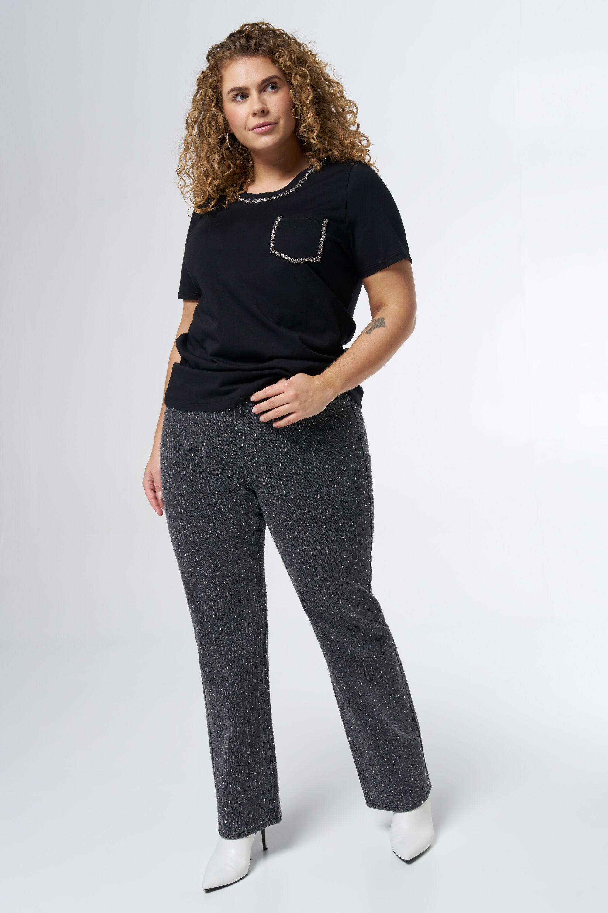 camiseta con cuentas image number 5