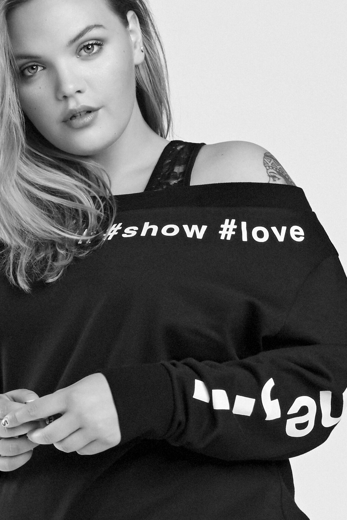 Su&eacute;ter con texto estampado image number 4