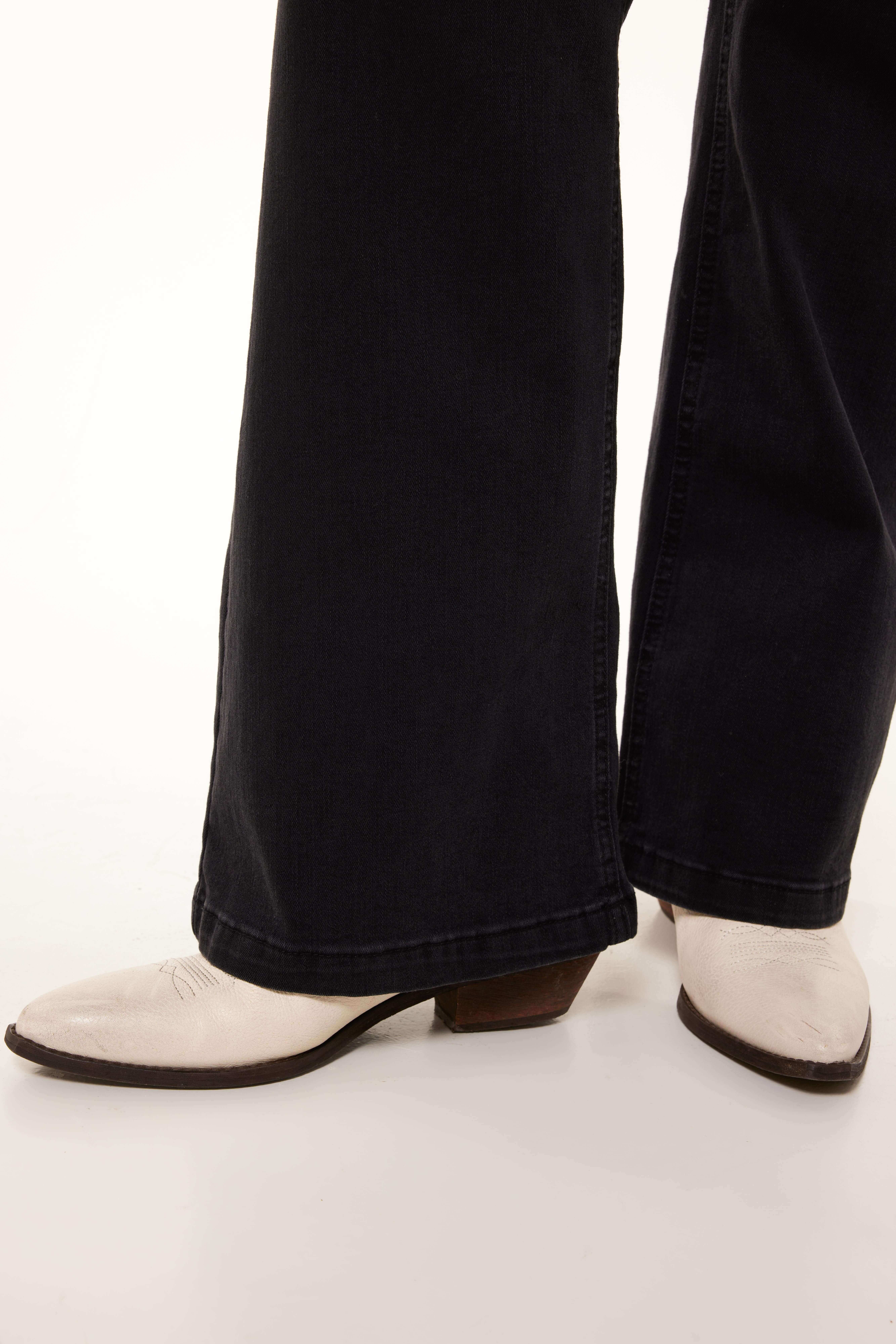 Vaqueros acampanados  image number 6