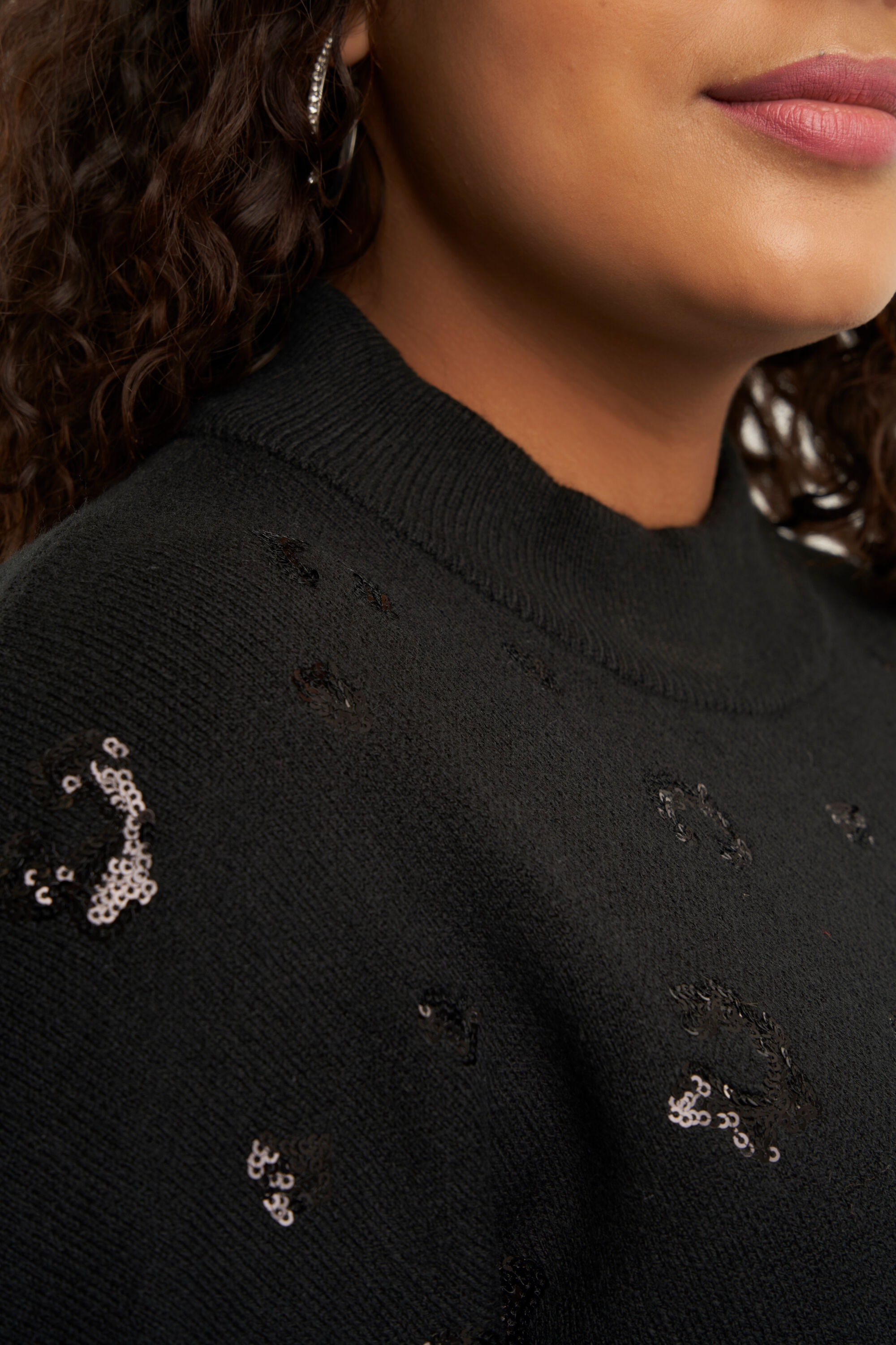 Su&eacute;ter con lentejuelas image number 5