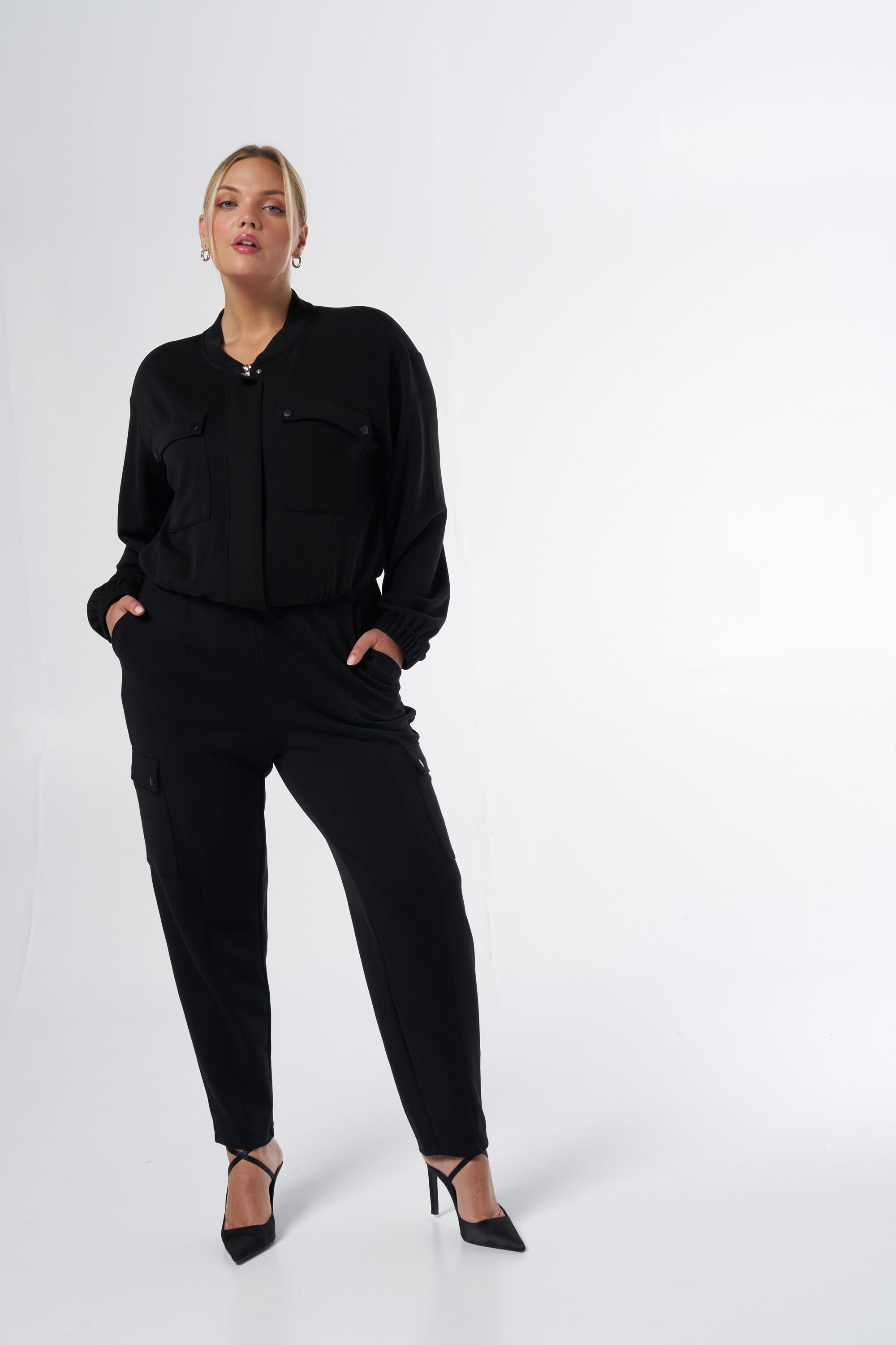 Pantalones cargo image number 6