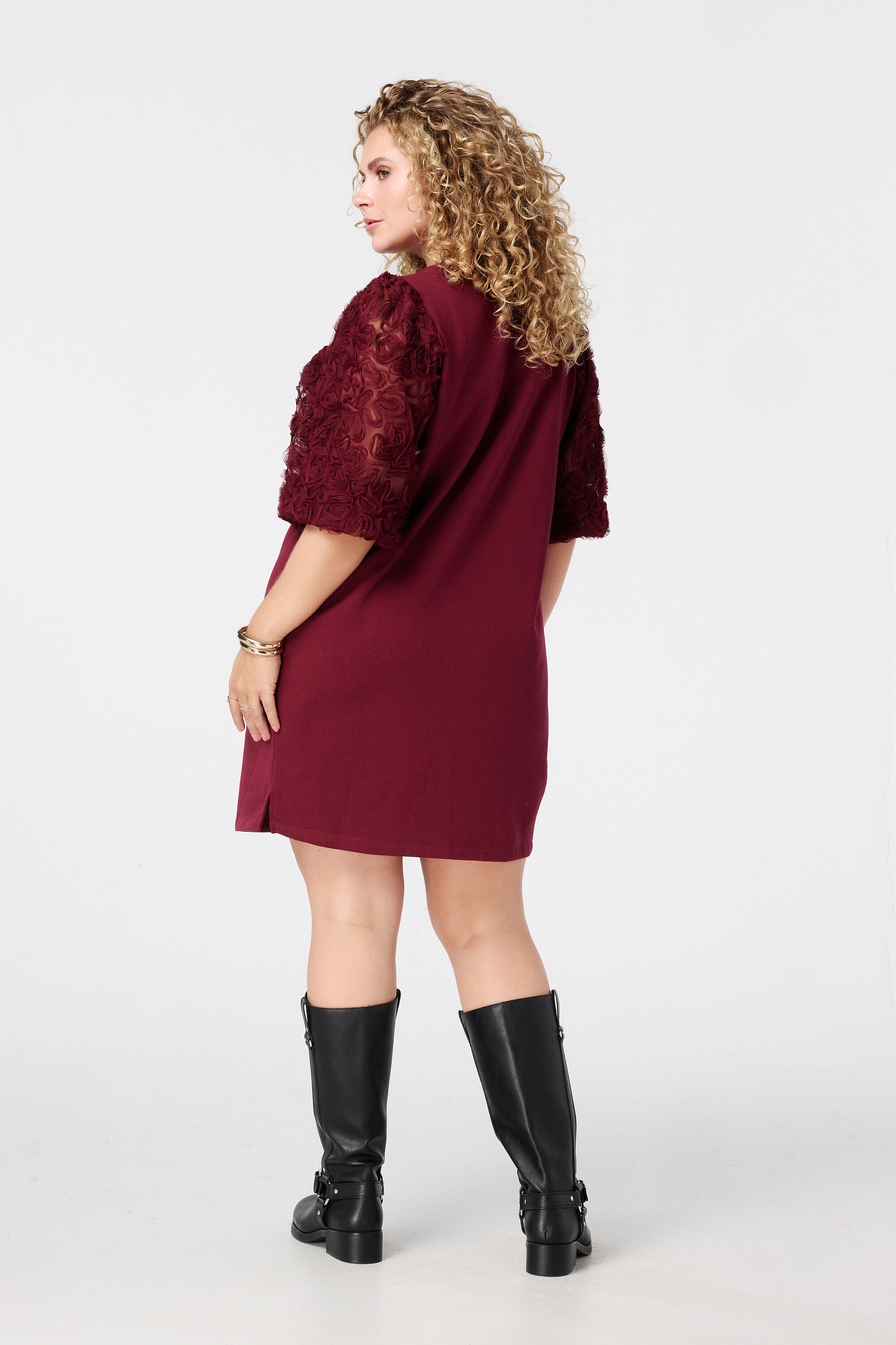 Vestido sudadera con mangas transparentes y estampado image number 3