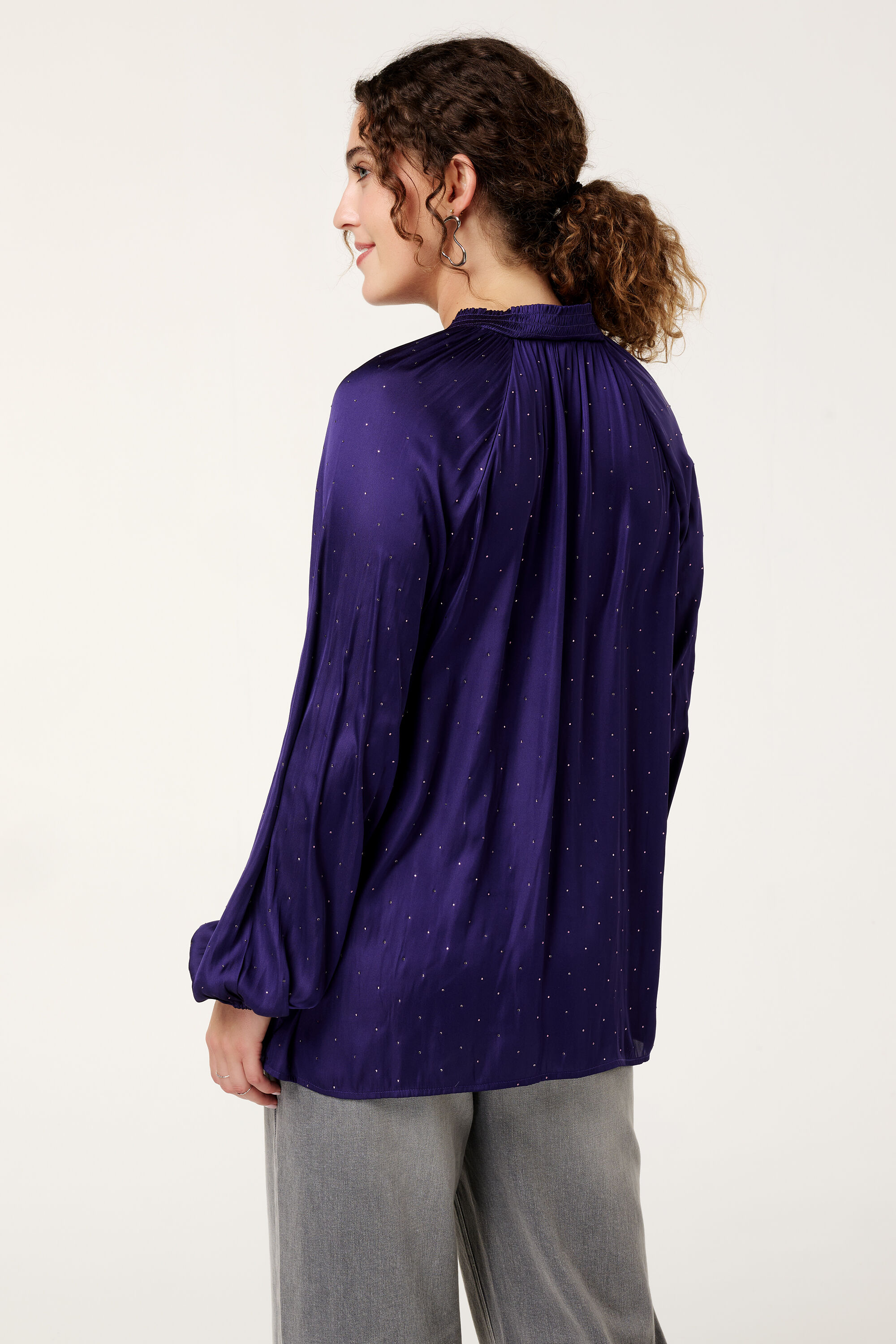 Blusa con peque&ntilde;os brillantes  image number 3