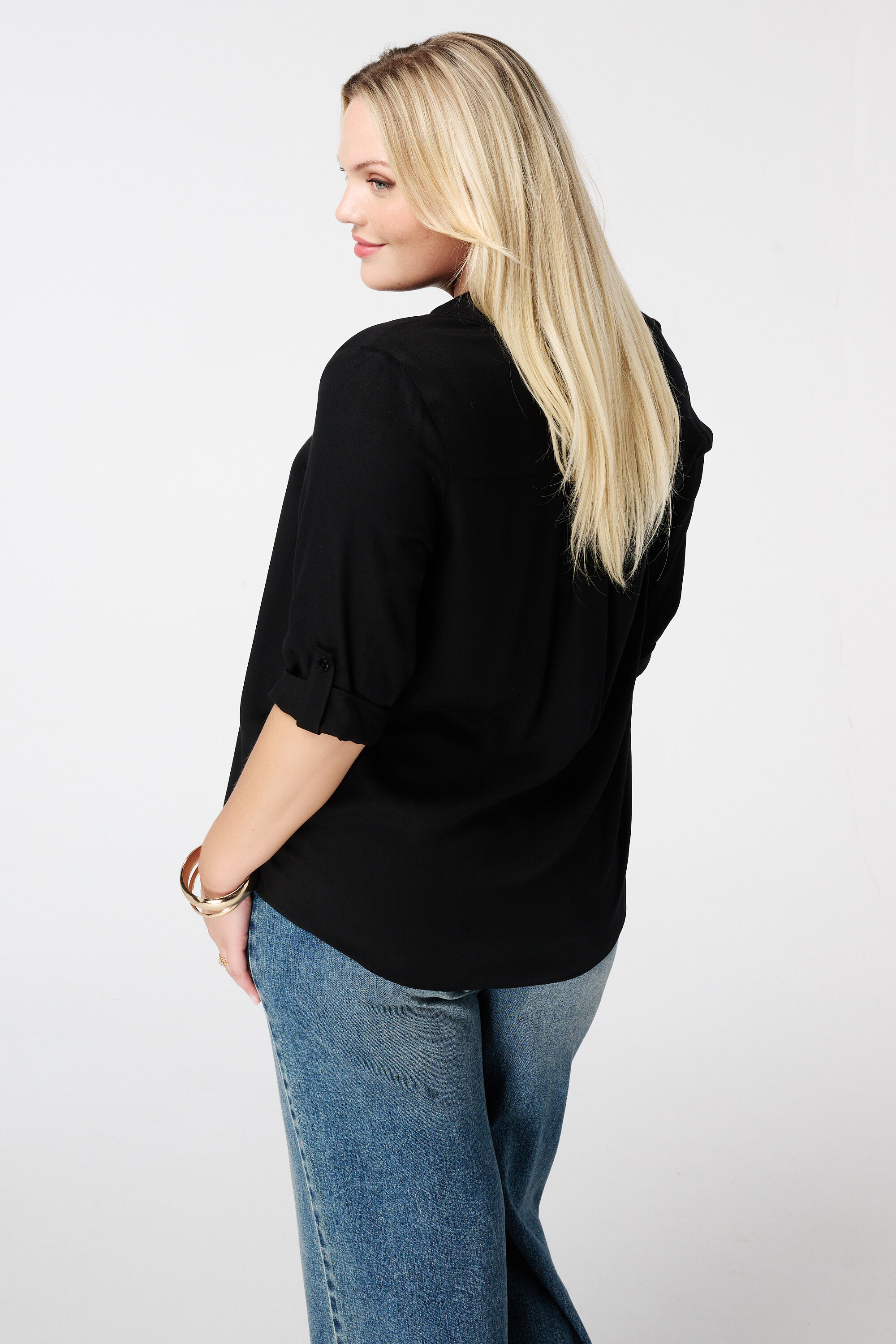 Blusa con mangas enrolladas image number 3