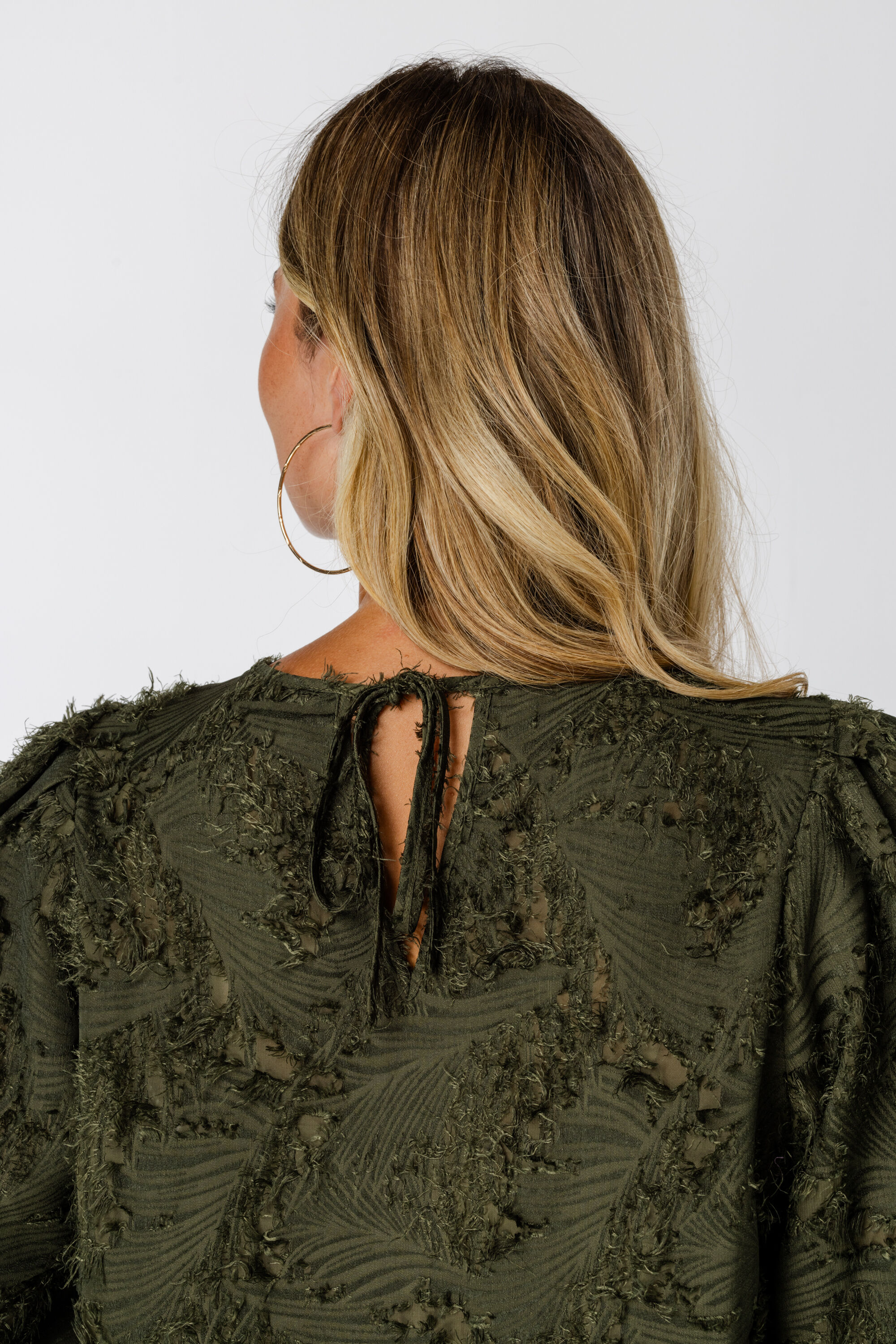 Blusa con mangas cortas abullonadas image number 5