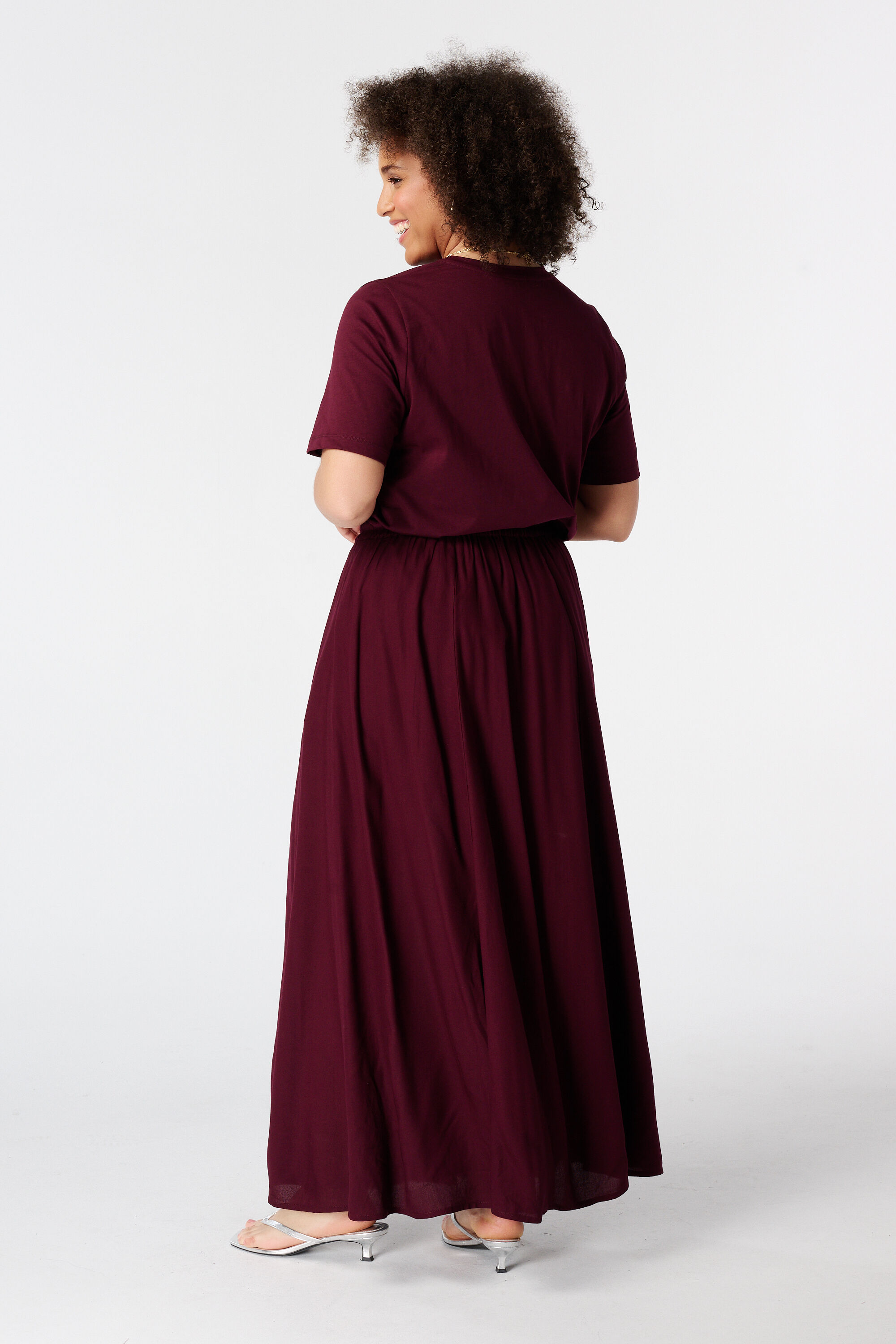 Falda maxi con cintura el&aacute;stica image number 3