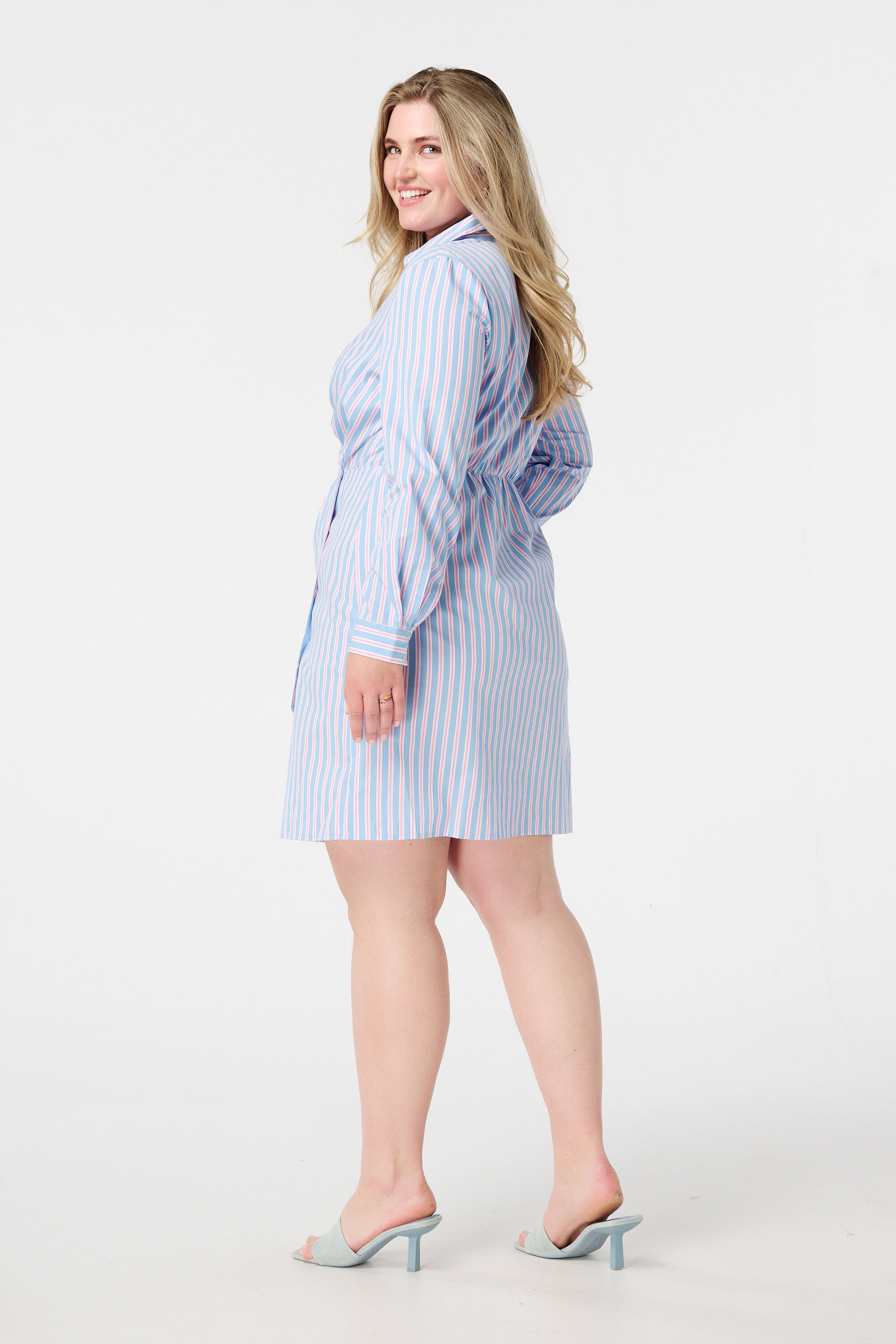 Vestido camisero image number 3