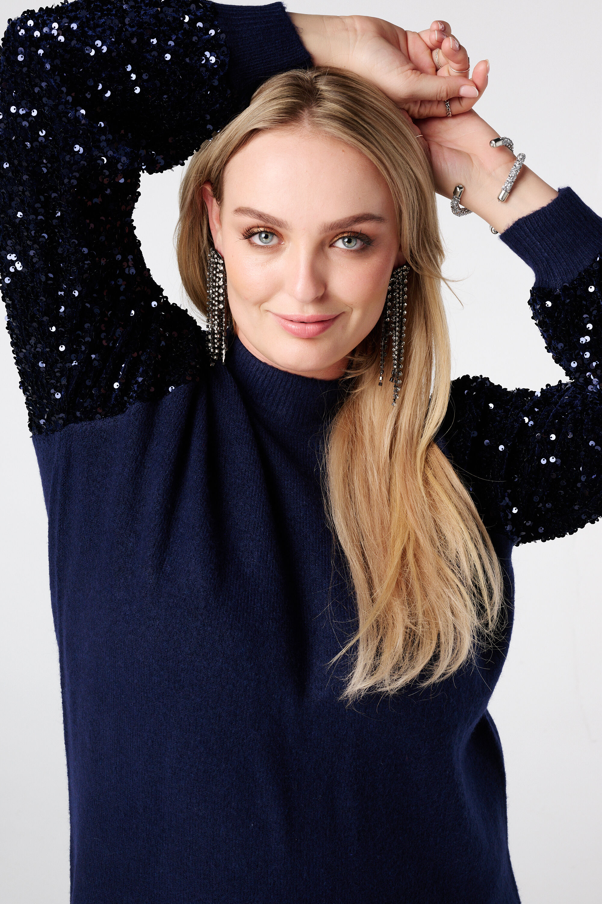 T&uacute;nica de punto con mangas de lentejuelas image number 4