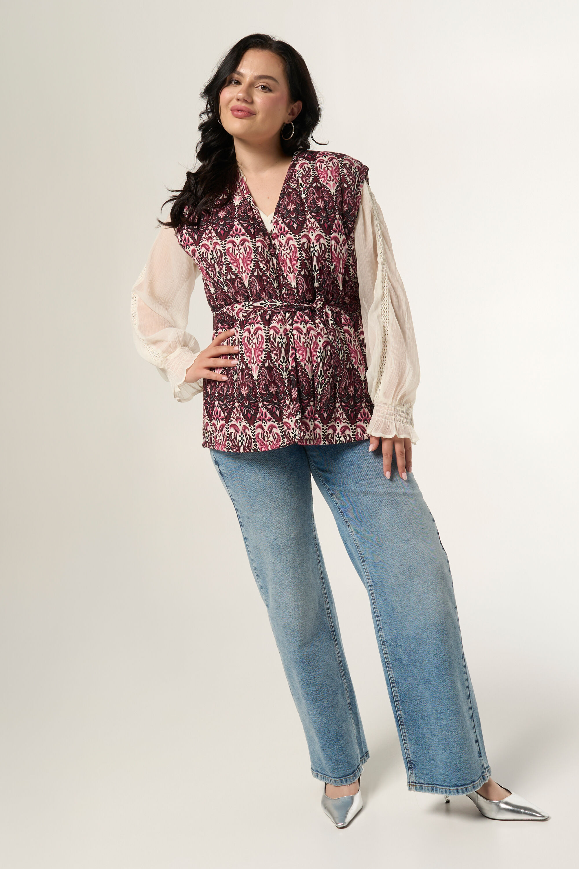 Chaleco con cinto image number 5